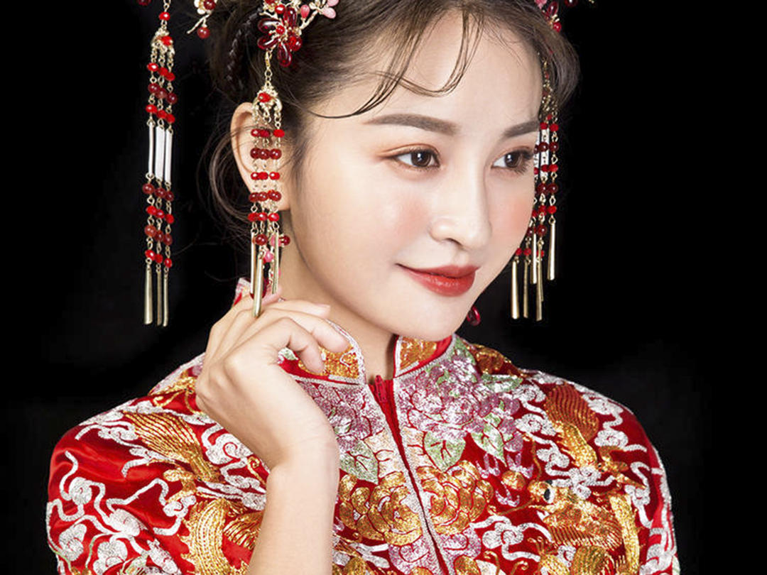 总监档化妆师全程跟妆三套整体造型