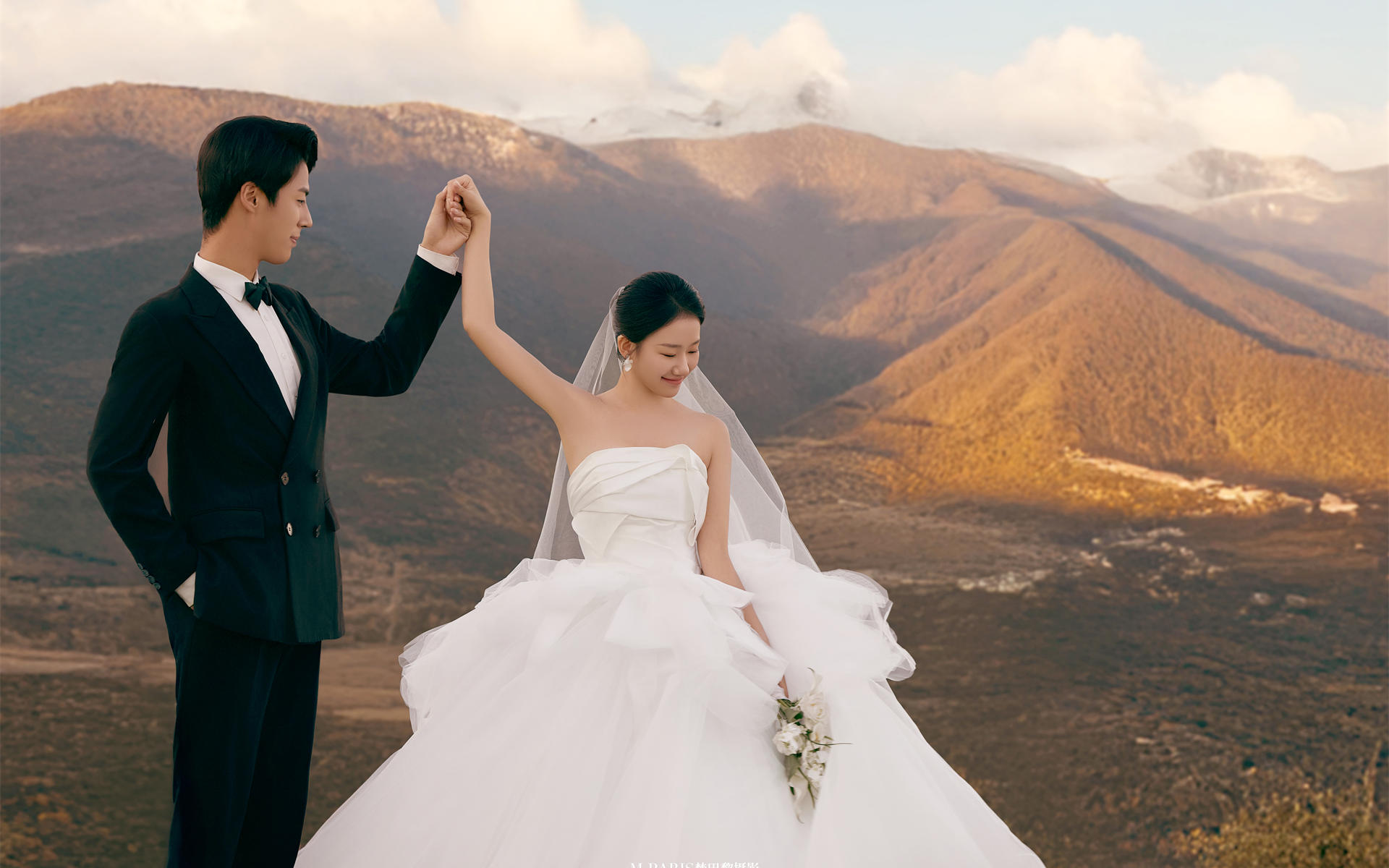 日漫金山简约婚纱照