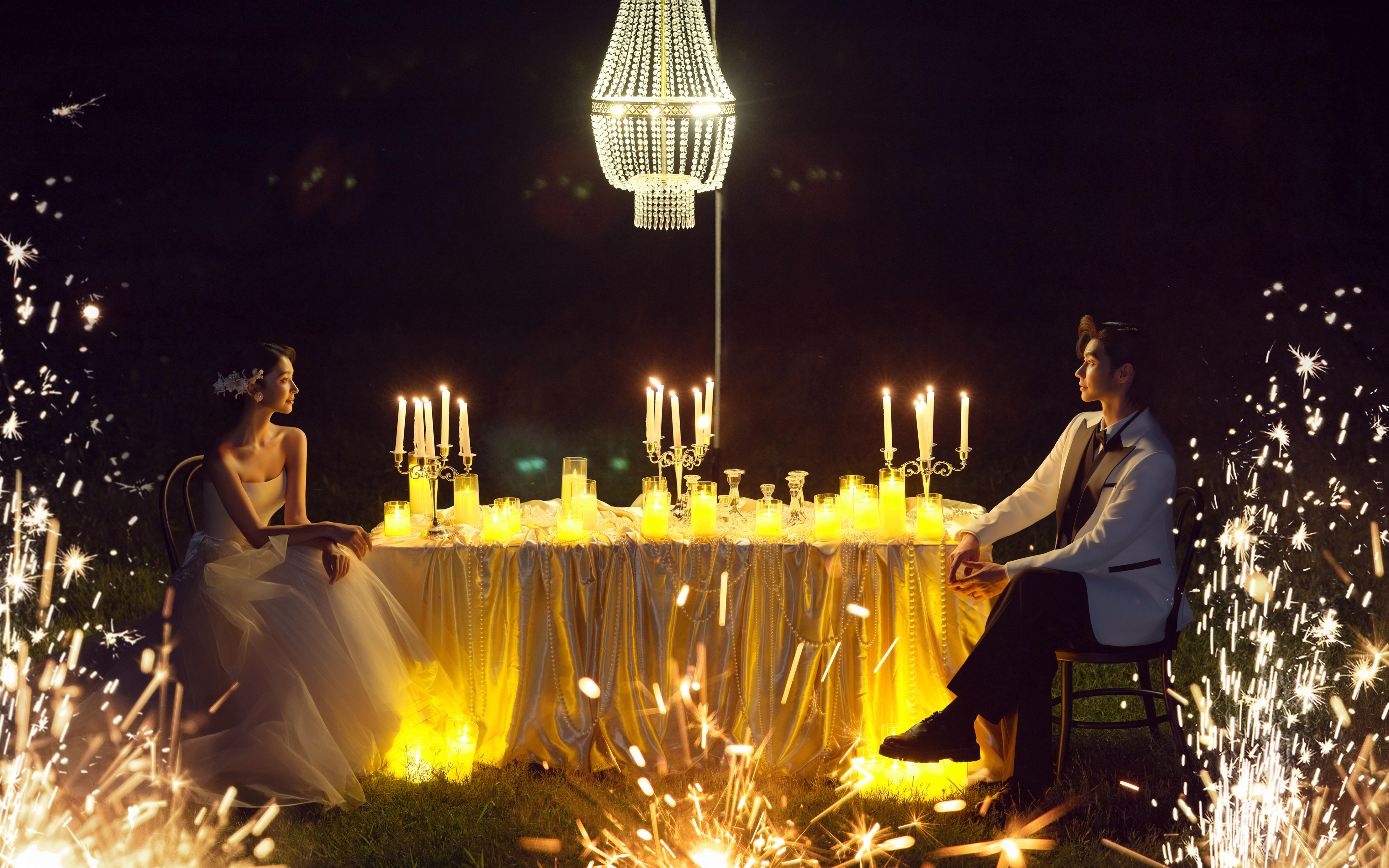 氛围感爆棚的夜景婚纱照✨浪漫到心坎儿里