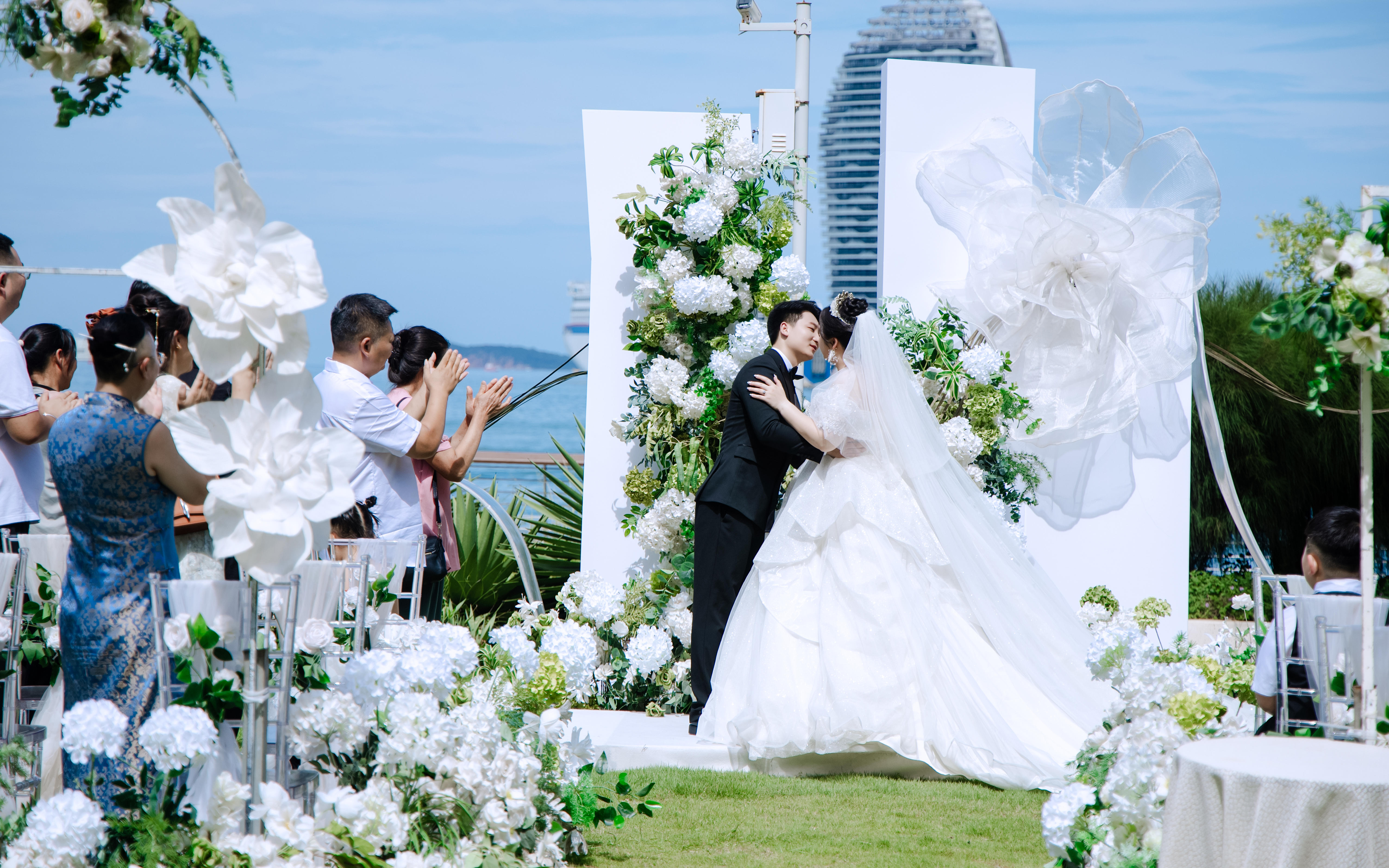 中央天成海岸酒店草坪婚礼