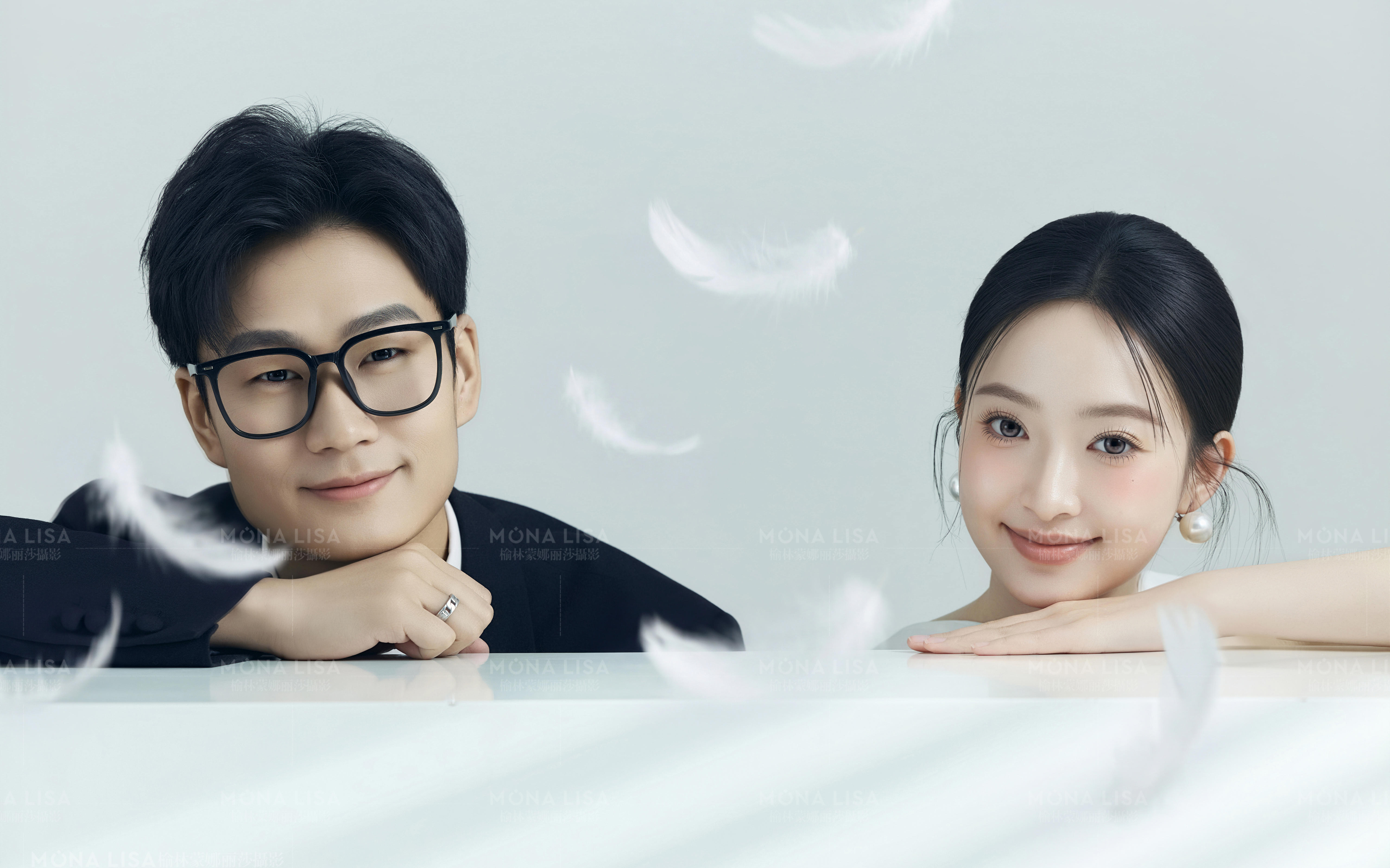 韓式極簡室內(nèi)婚紗照