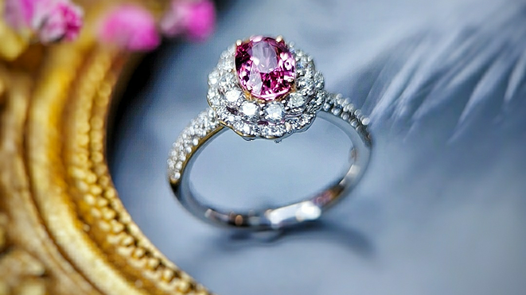 围镶钻石大美帕帕拉恰戒指