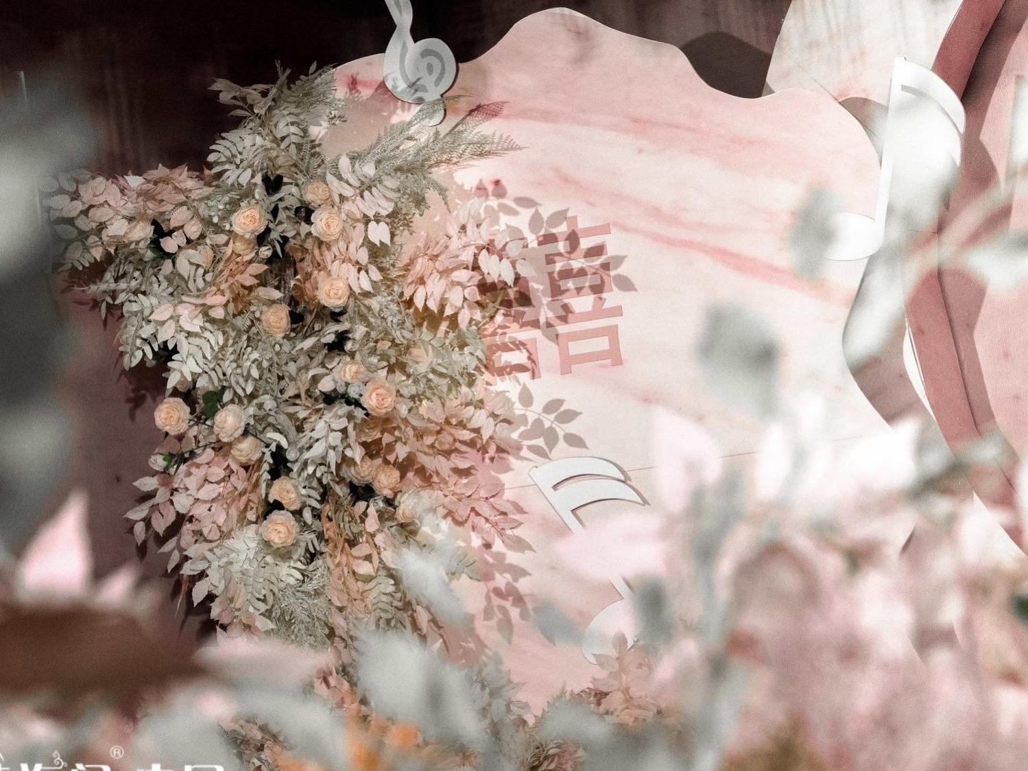 粉色天使婚礼，踏入浪漫婚礼殿堂