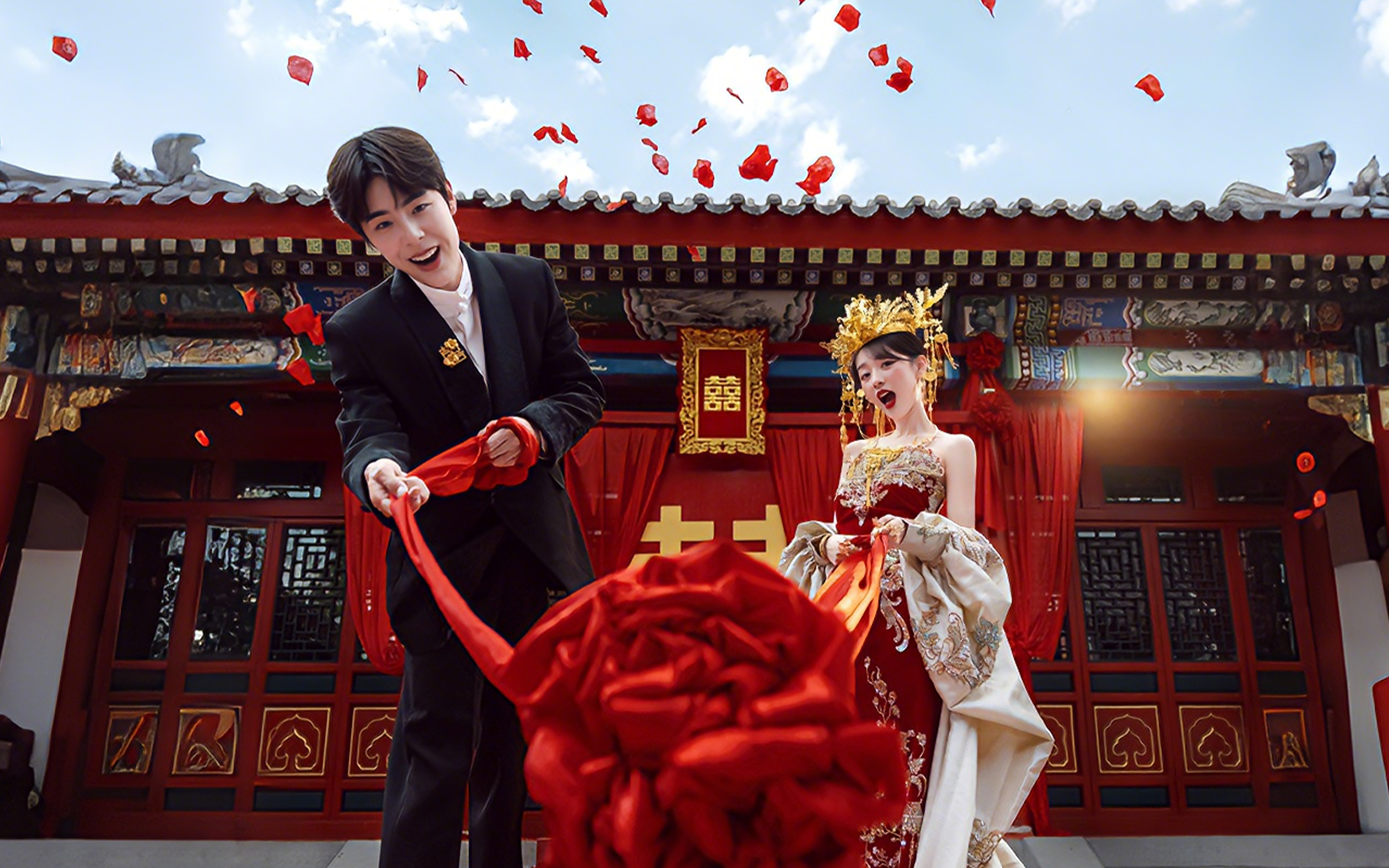 这组新中式婚纱照夯爆了❗红配金喜庆又显贵