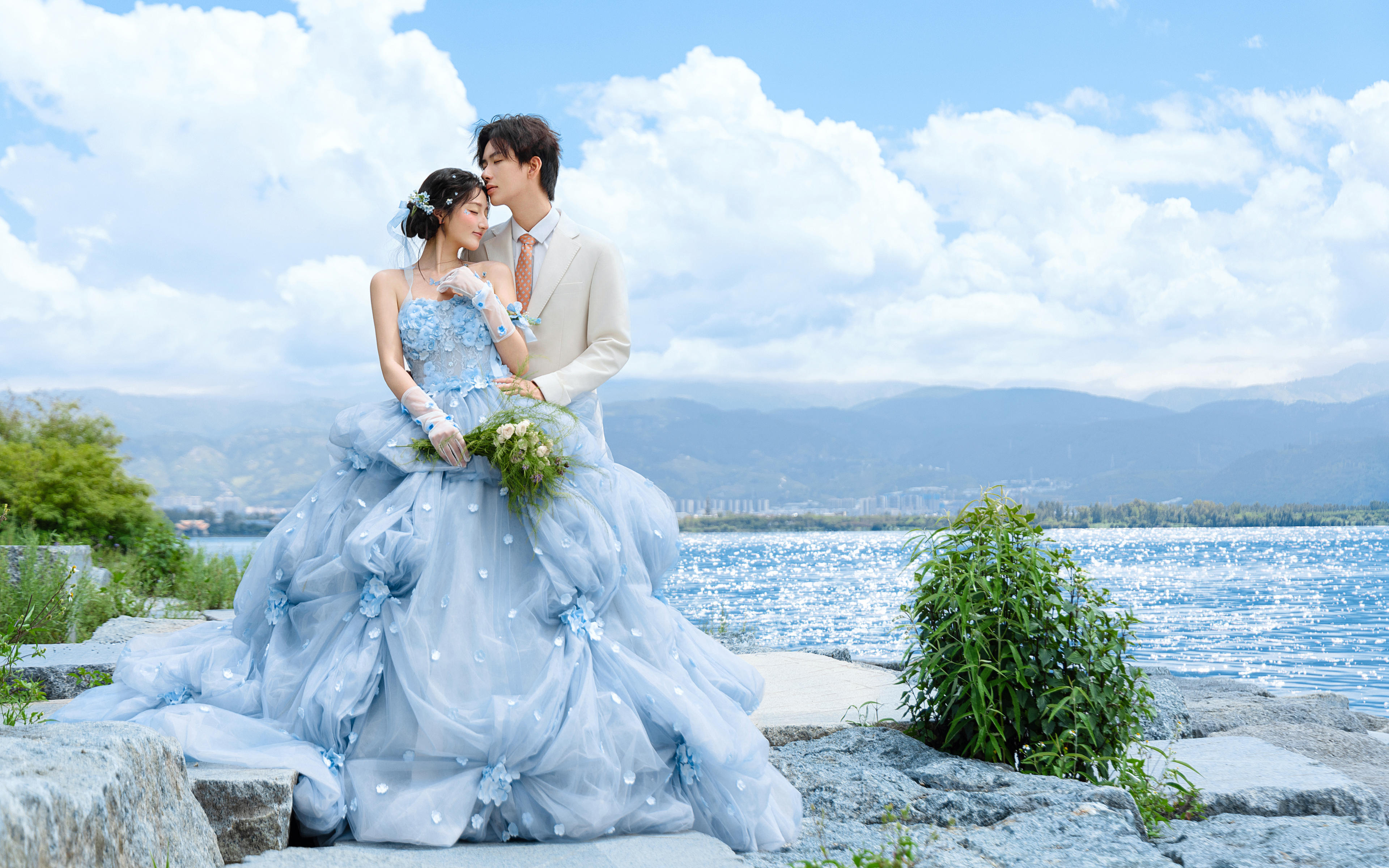 美到犯規(guī)的藍(lán)色花神婚紗照~