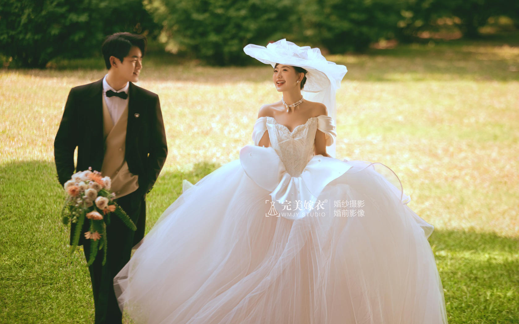 【致愛情的詩】一眼就淪陷的草坪婚紗照??詮釋浪漫