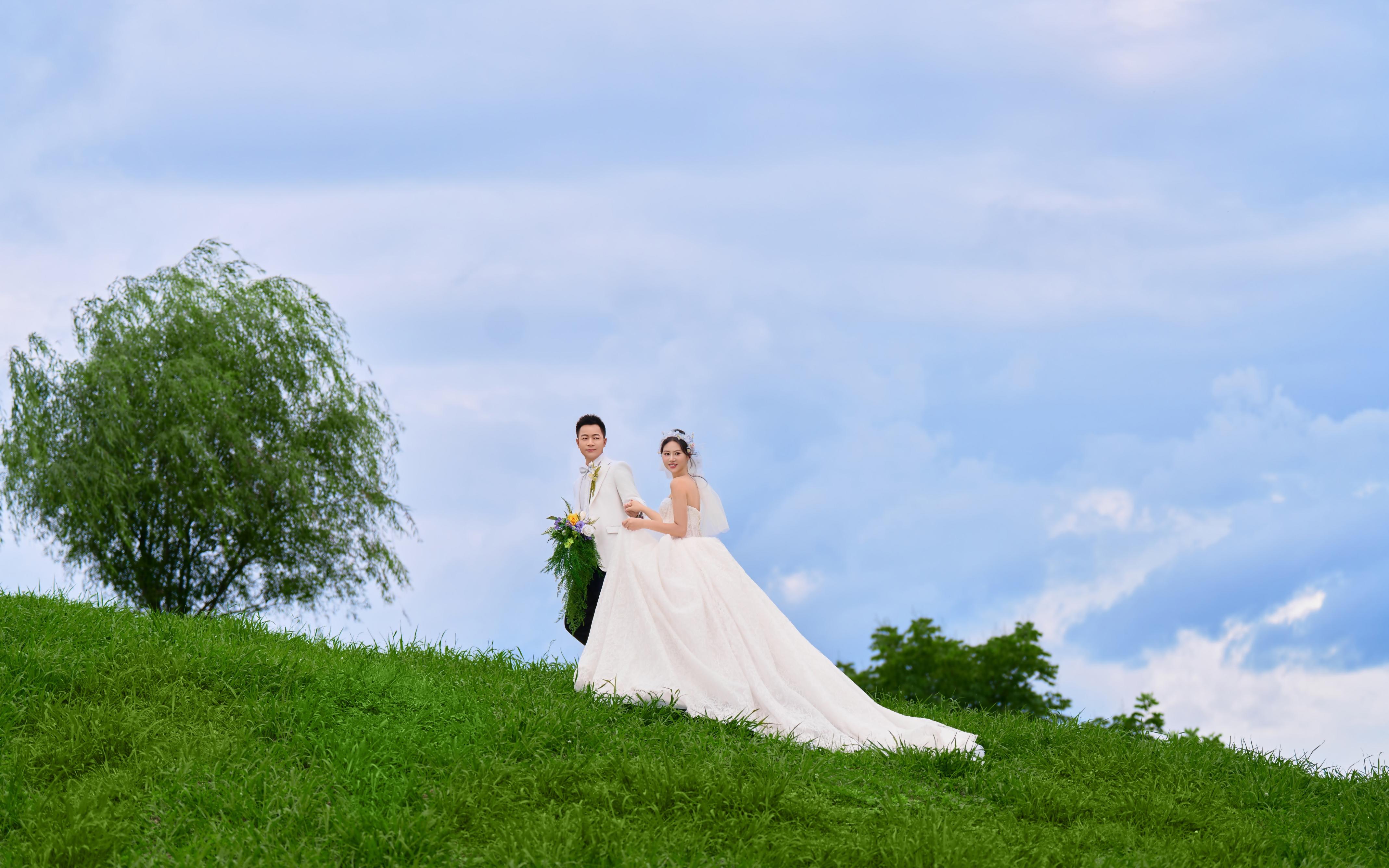【甜心少女】盛夏里的草坪森系婚纱照