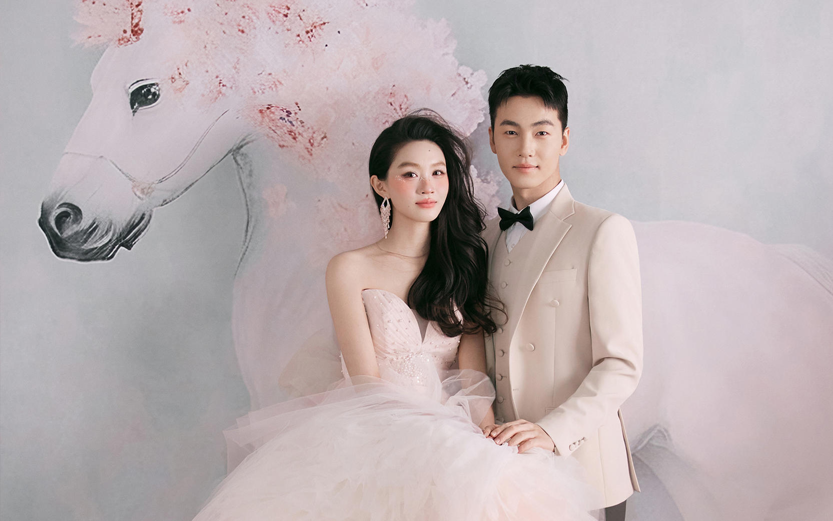 夢(mèng)馬生花，怎么會(huì)有這么夢(mèng)幻的婚紗照！