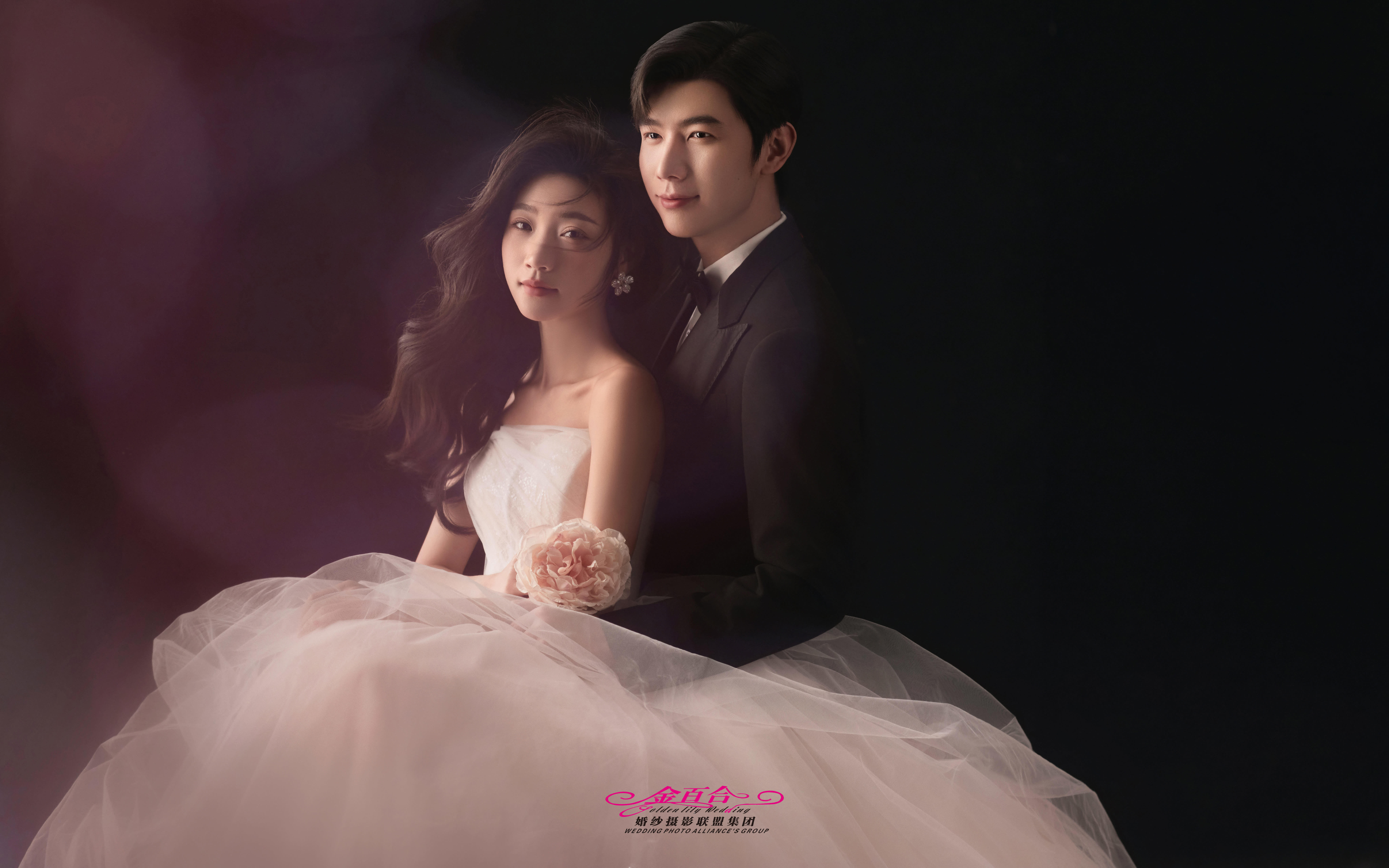 银河倾泻在裙摆，你是我一生的星光璀璨。