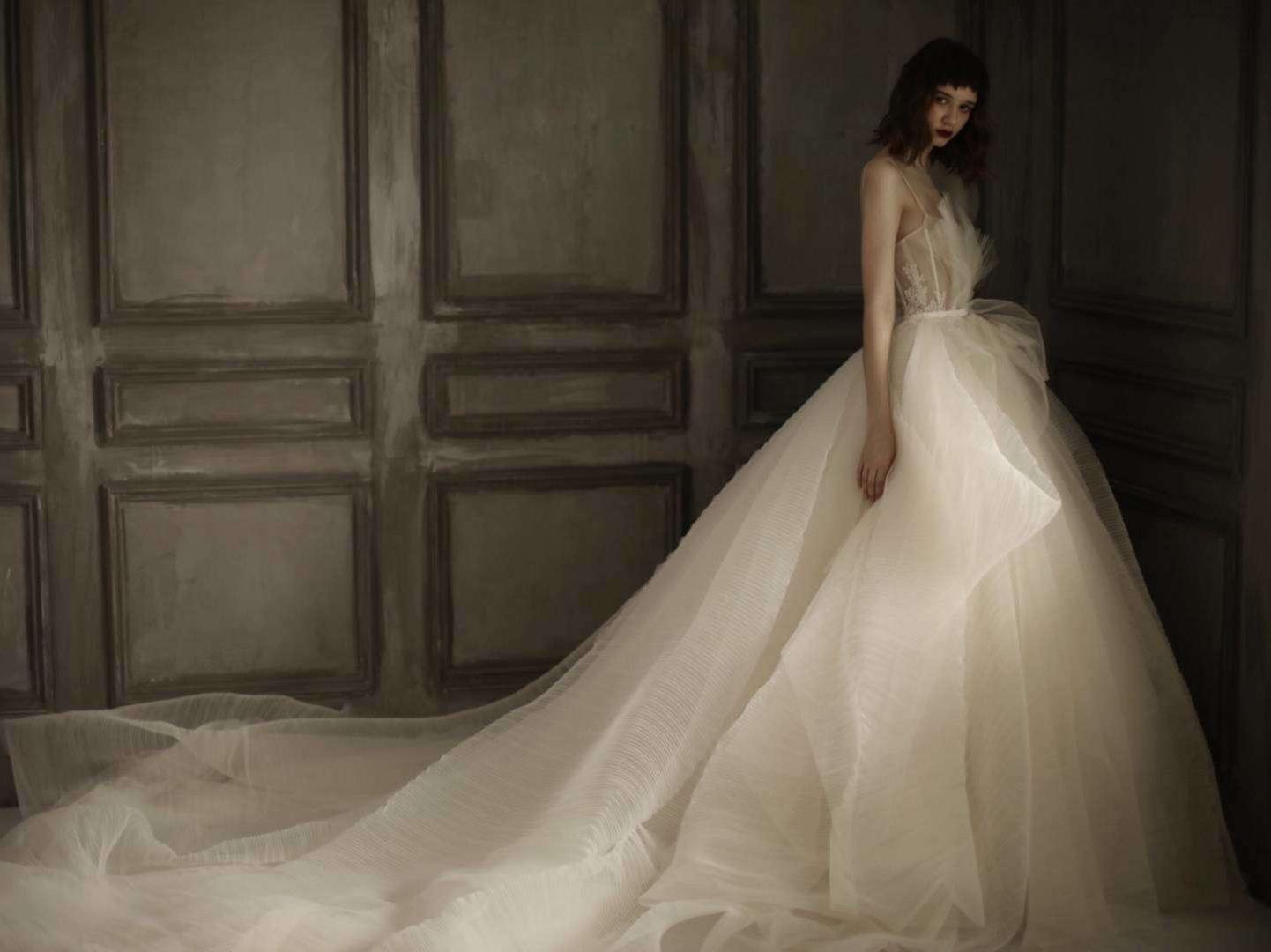 【木槿婚纱一站式套餐】人气爆款四件套+总监档跟妆