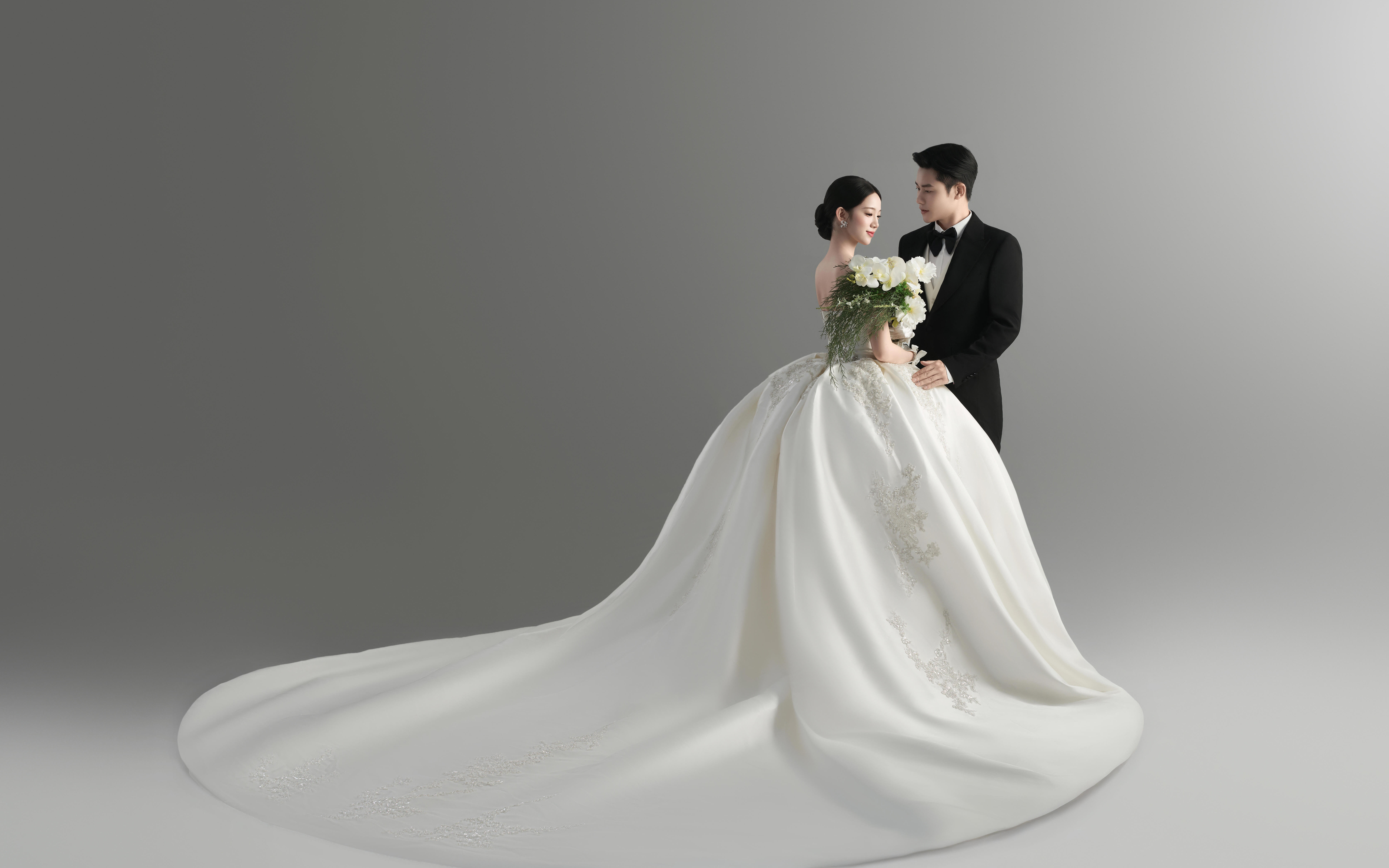 【溫柔的極簡(jiǎn)主紗婚紗照詮釋著幸福感】