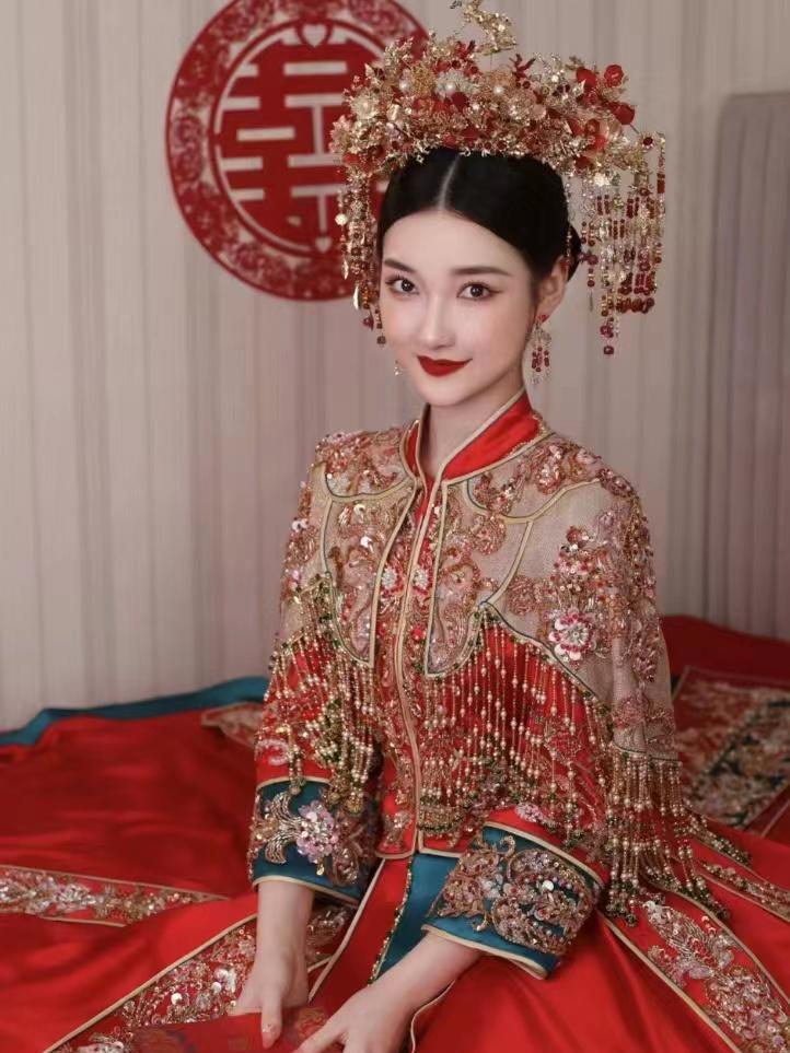 手工中式嫁衣