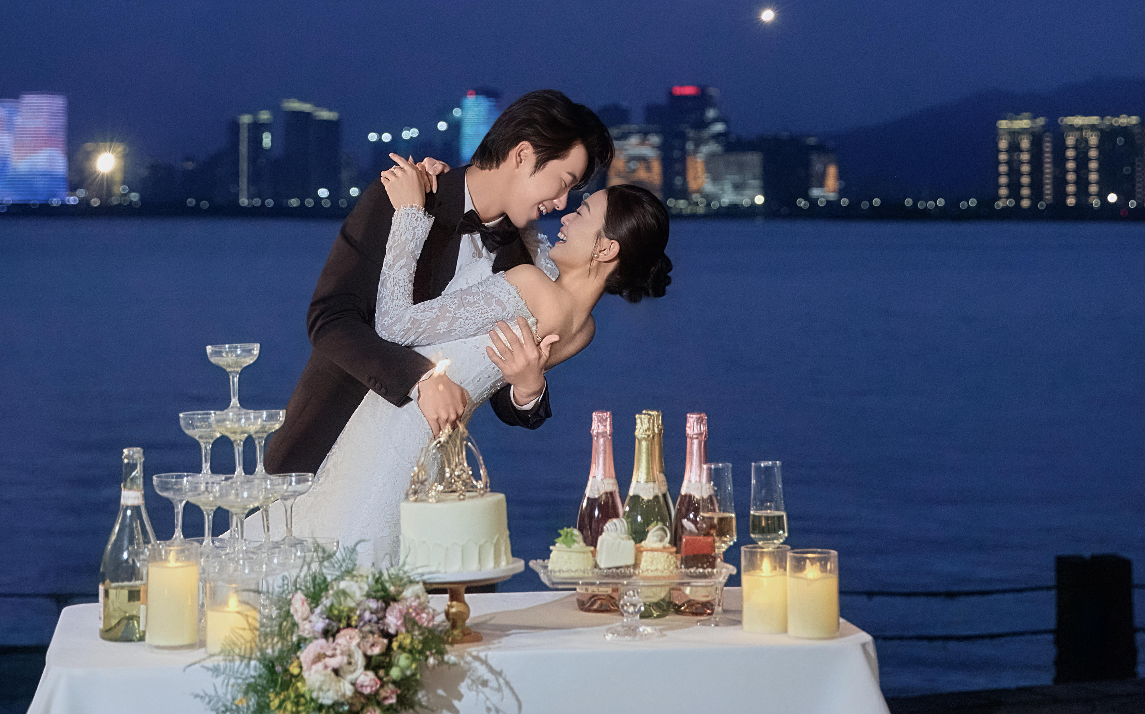电影感拉满🎬看不腻的海边烟花✨婚纱照