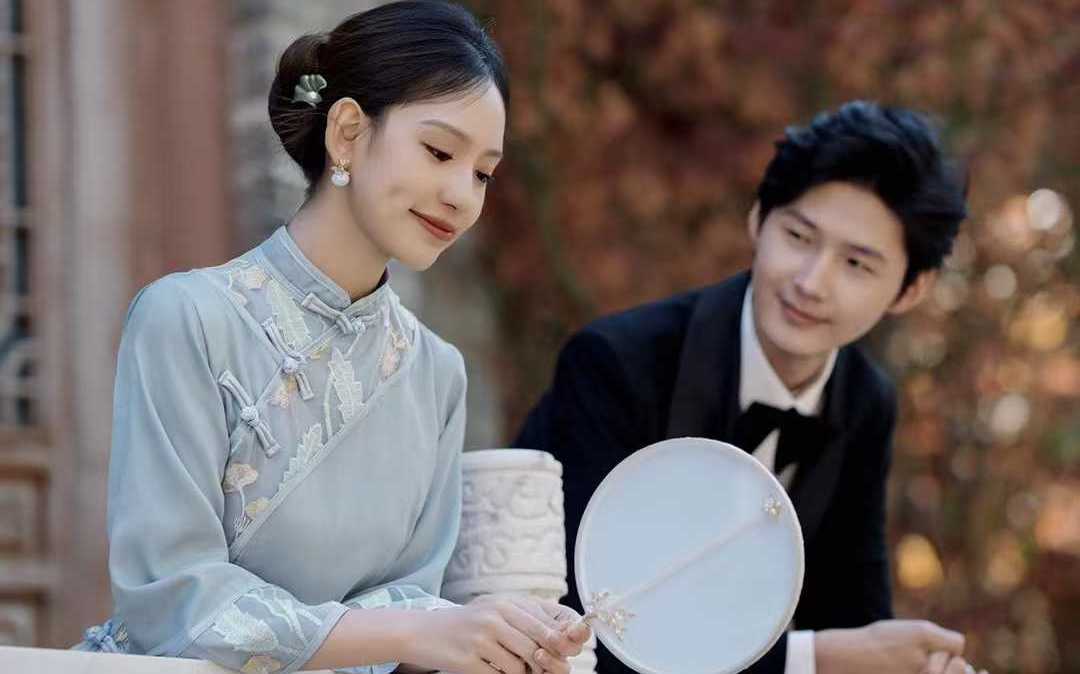 新中式古宅婚纱照：青砖巷弄里的温婉民国风