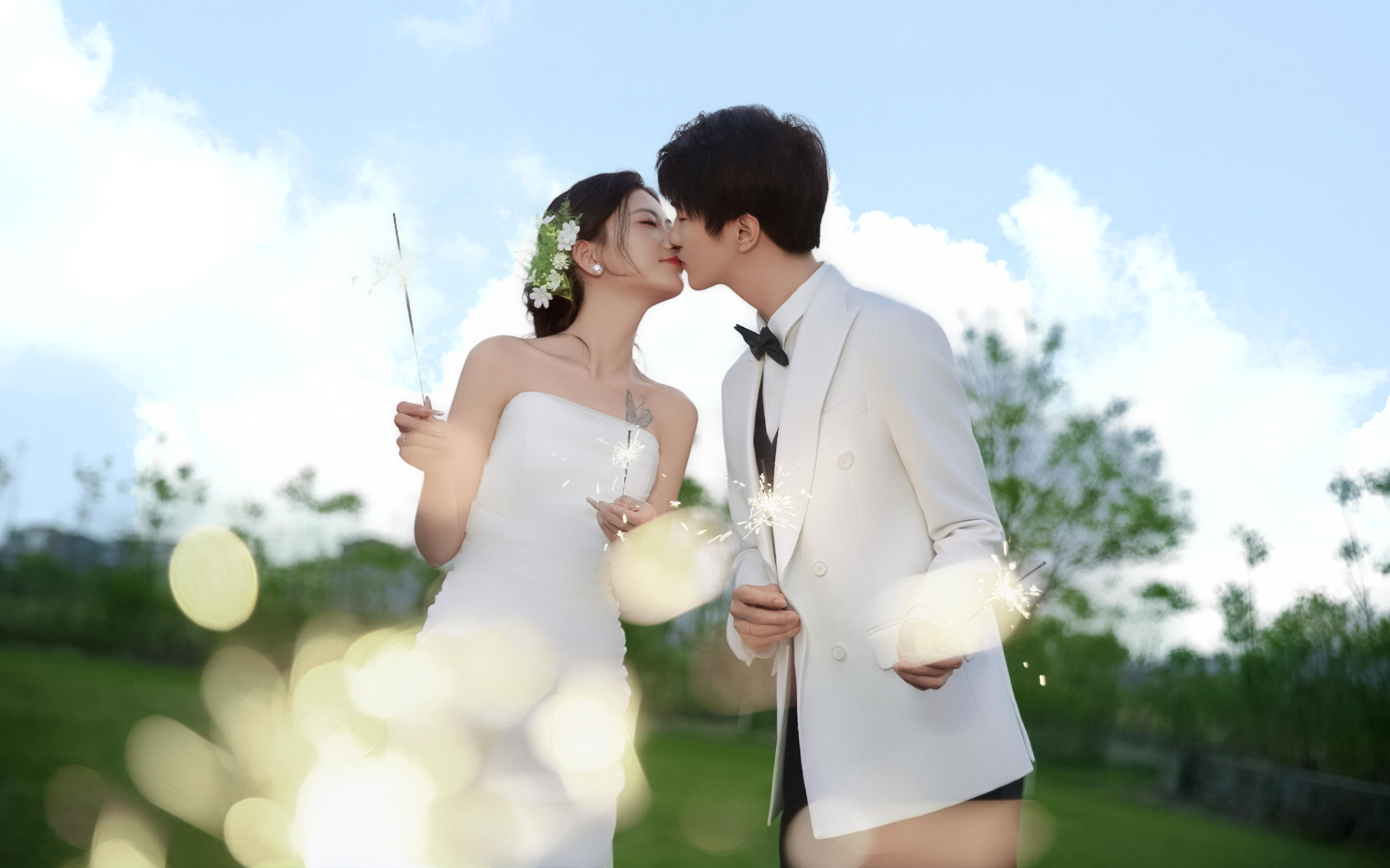 氫氧草坪婚紗照 年輕人必拍