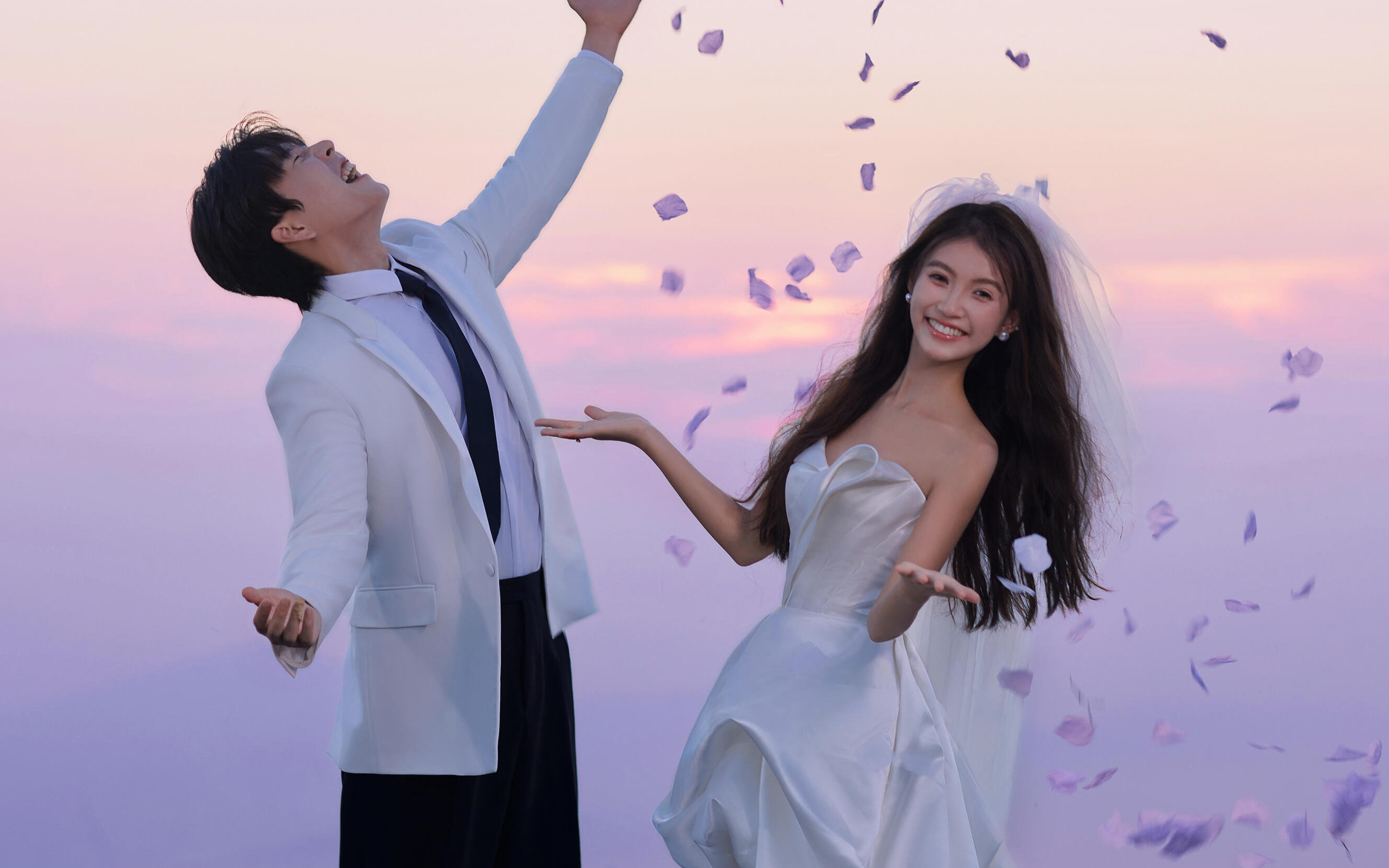 山顶蓝调婚纱照还是太权威了‼️氛围感拉满