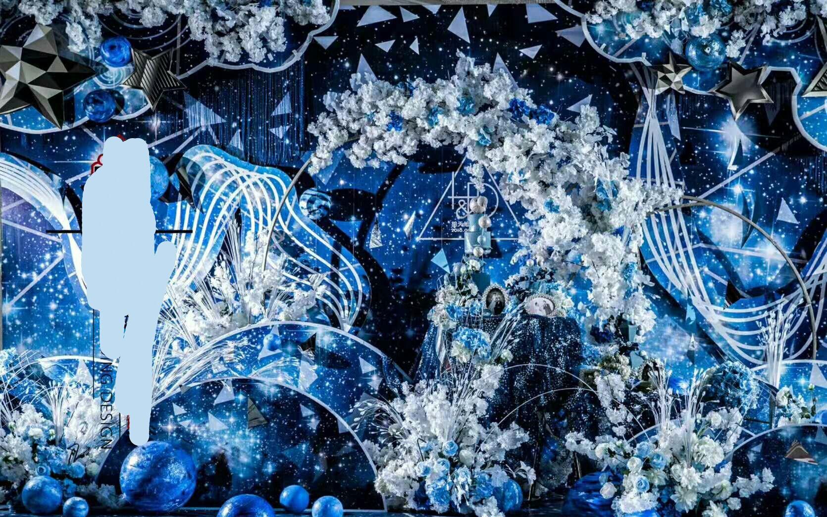 你是我迷途时的微光和剑上锋芒