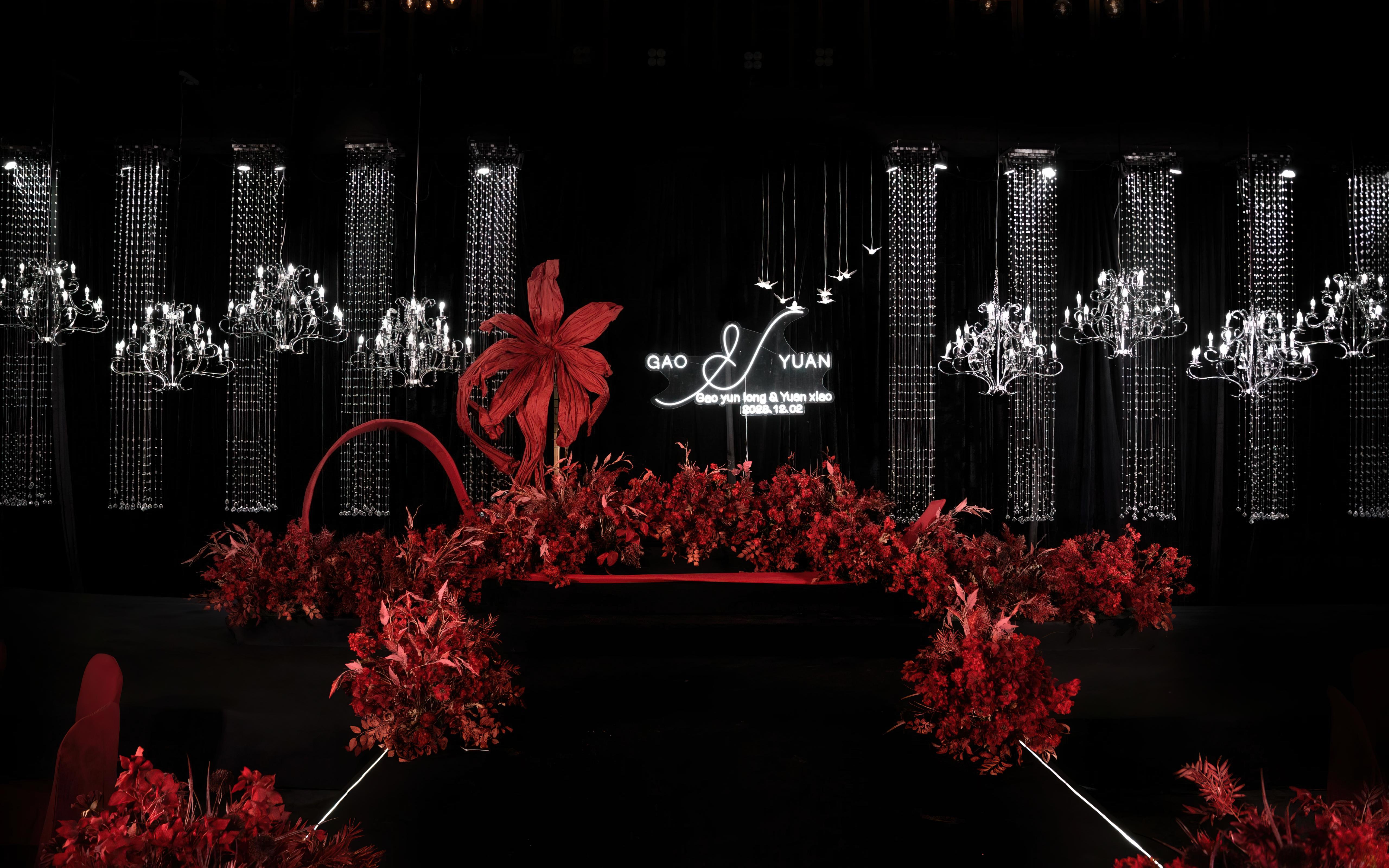 黑红婚礼 + 白纱｜冷艳千金的浪漫