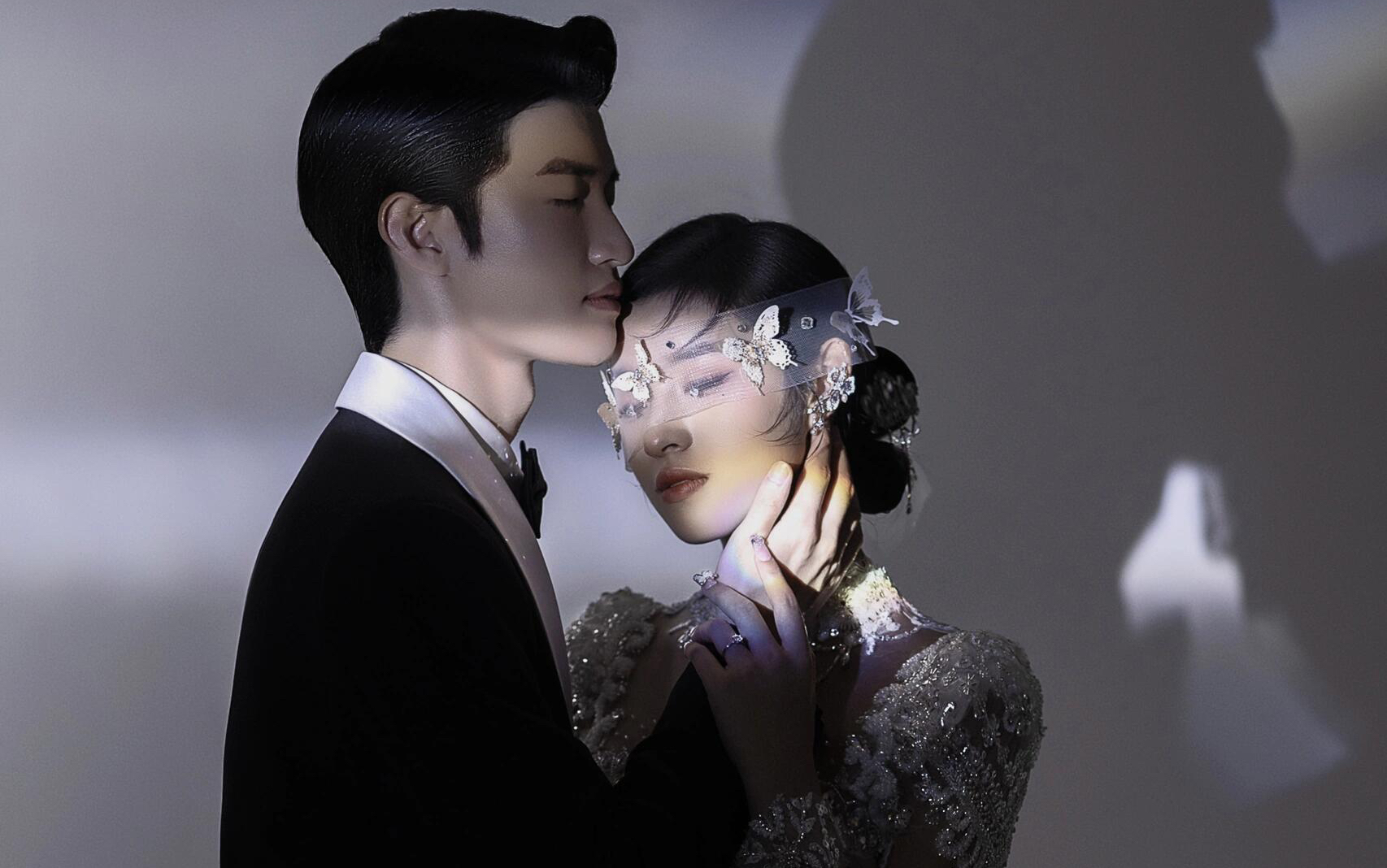 极简韩式主纱婚纱照｜光影浪漫至 极