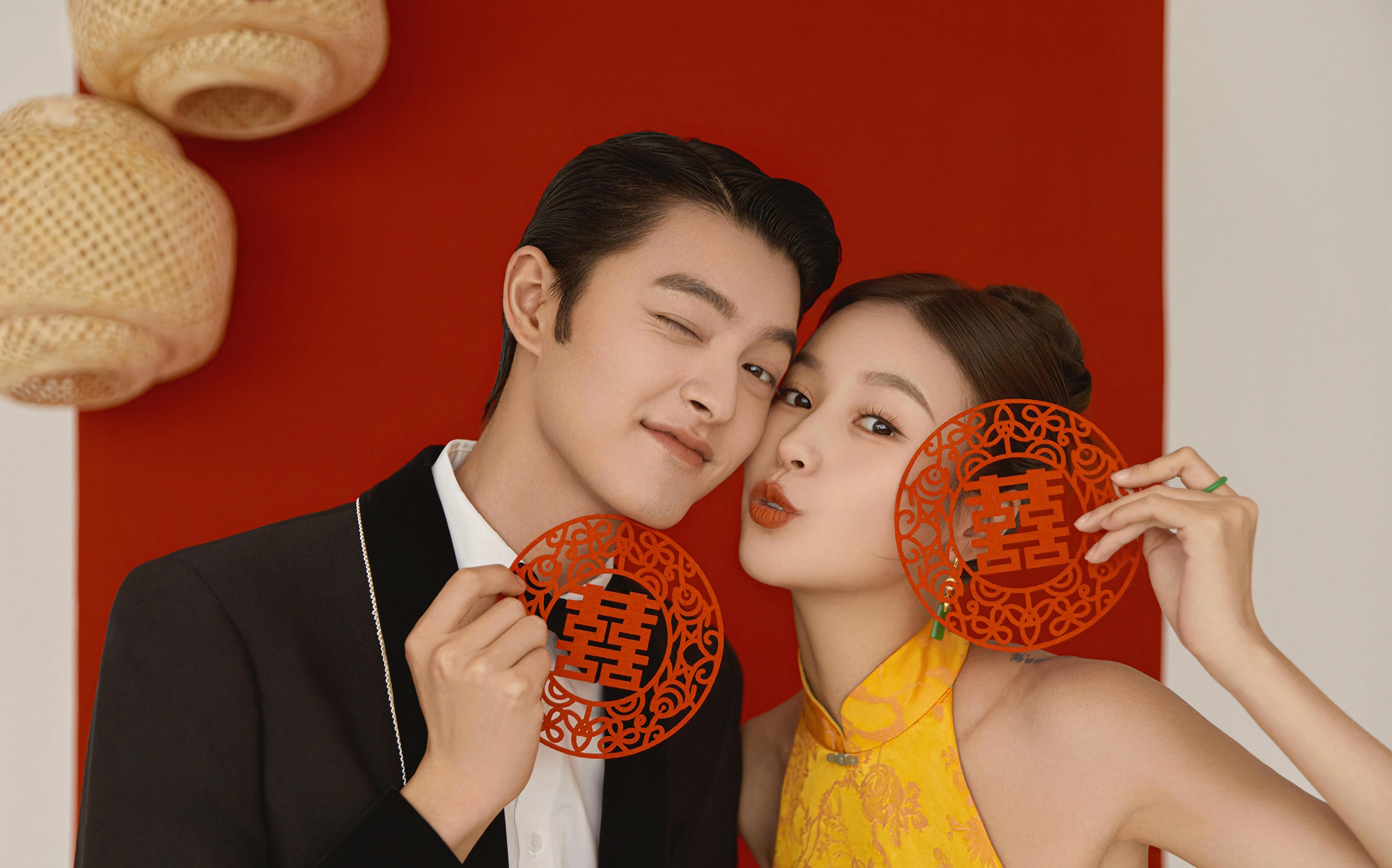 明艳且浪漫新中式旗袍婚纱照