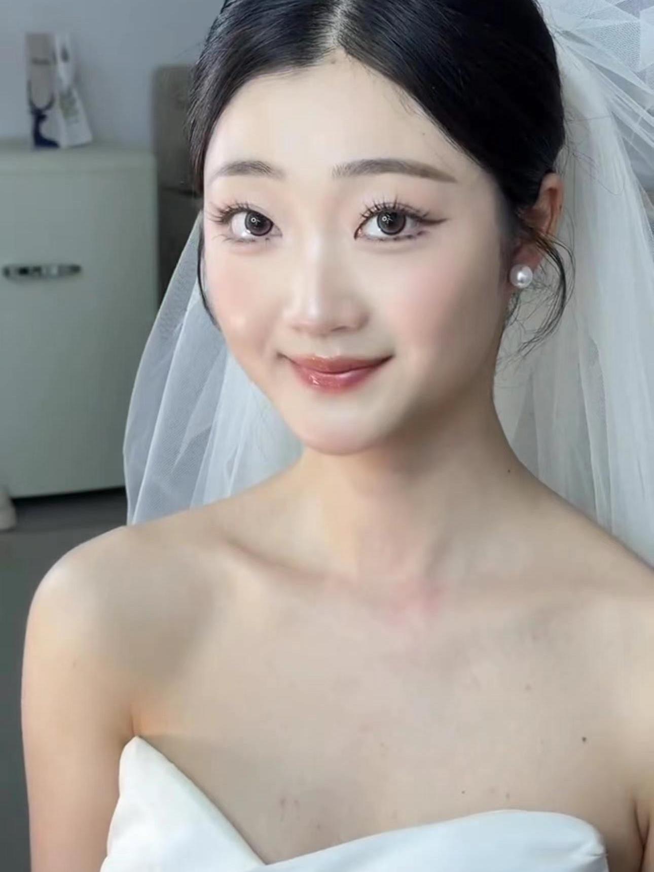 菲雅彩妆造型新娘上门早妆