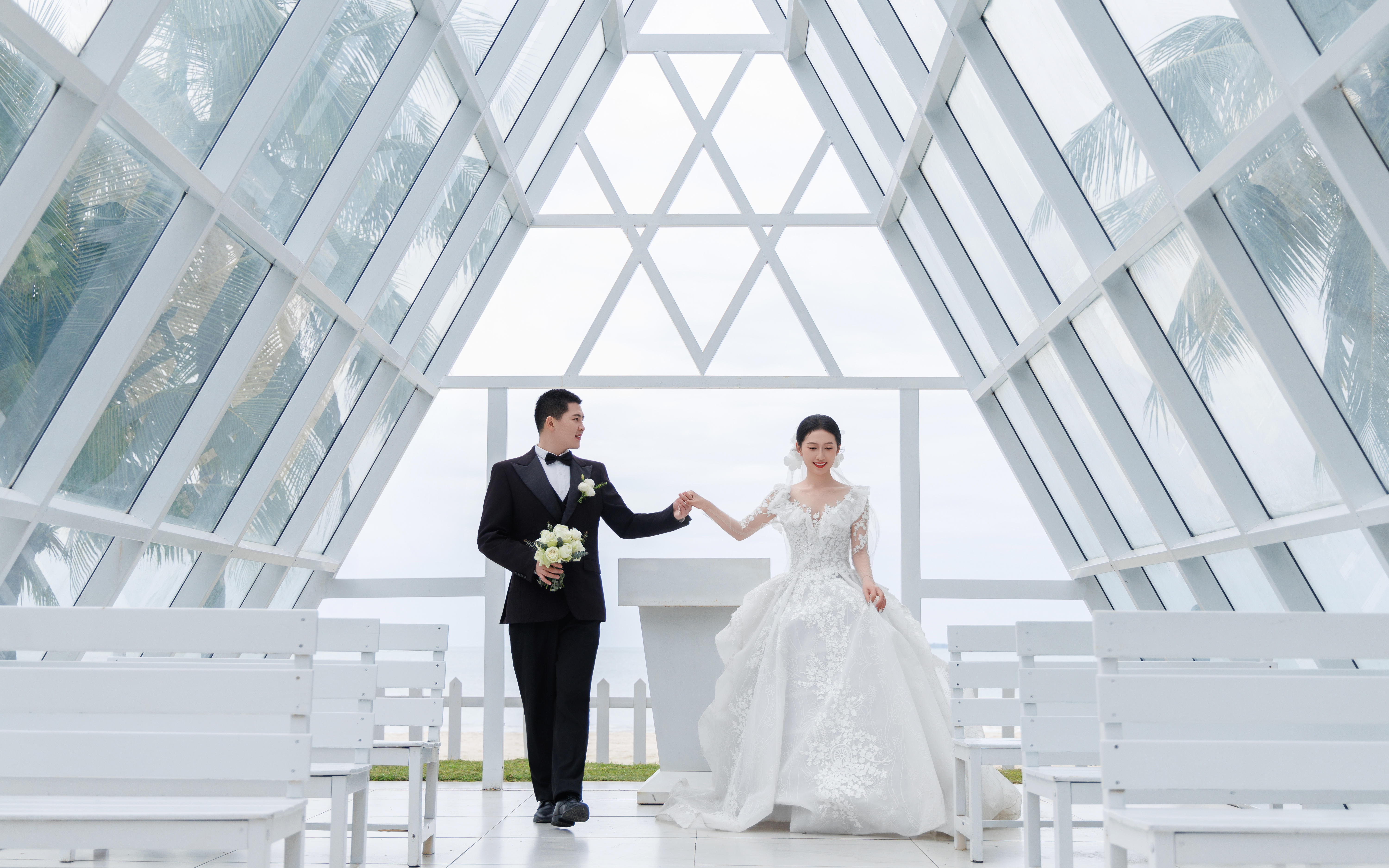 日光倾城，爱在教堂钟声里！仪式感满满的三亚婚纱照