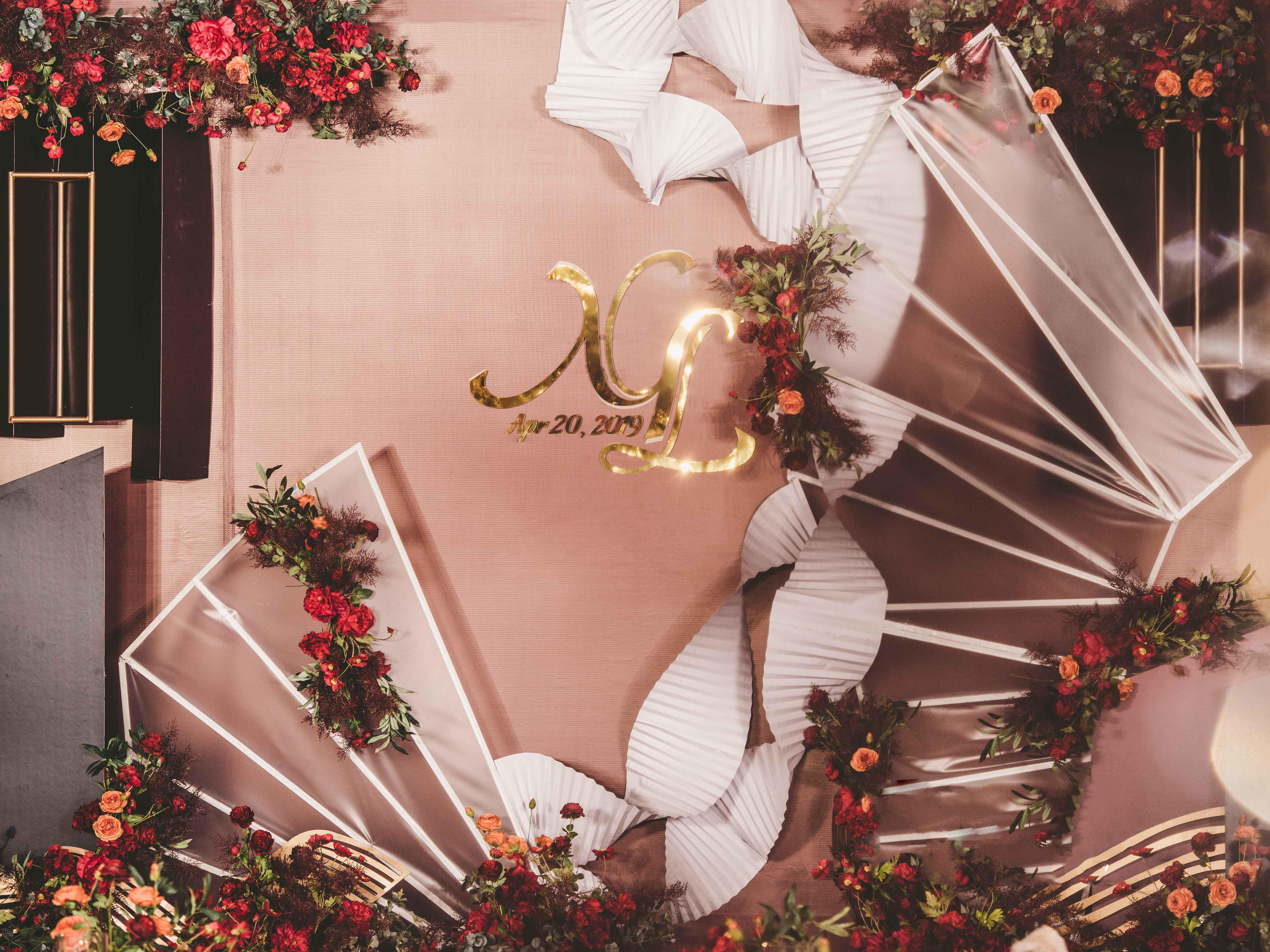 -炽爱-近似没有温度的外表下隐藏着炽热的内心。