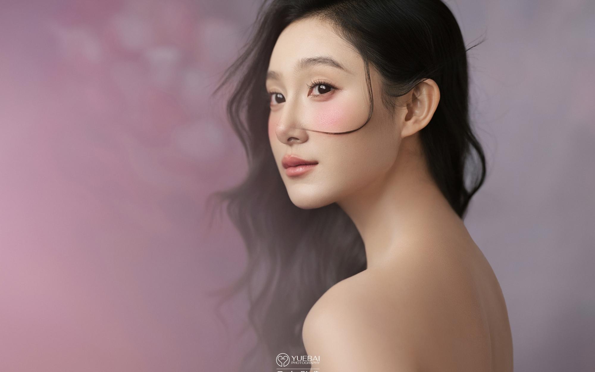 誰(shuí)懂啊??復(fù)古油畫(huà)婚紗照解鎖美的另一面