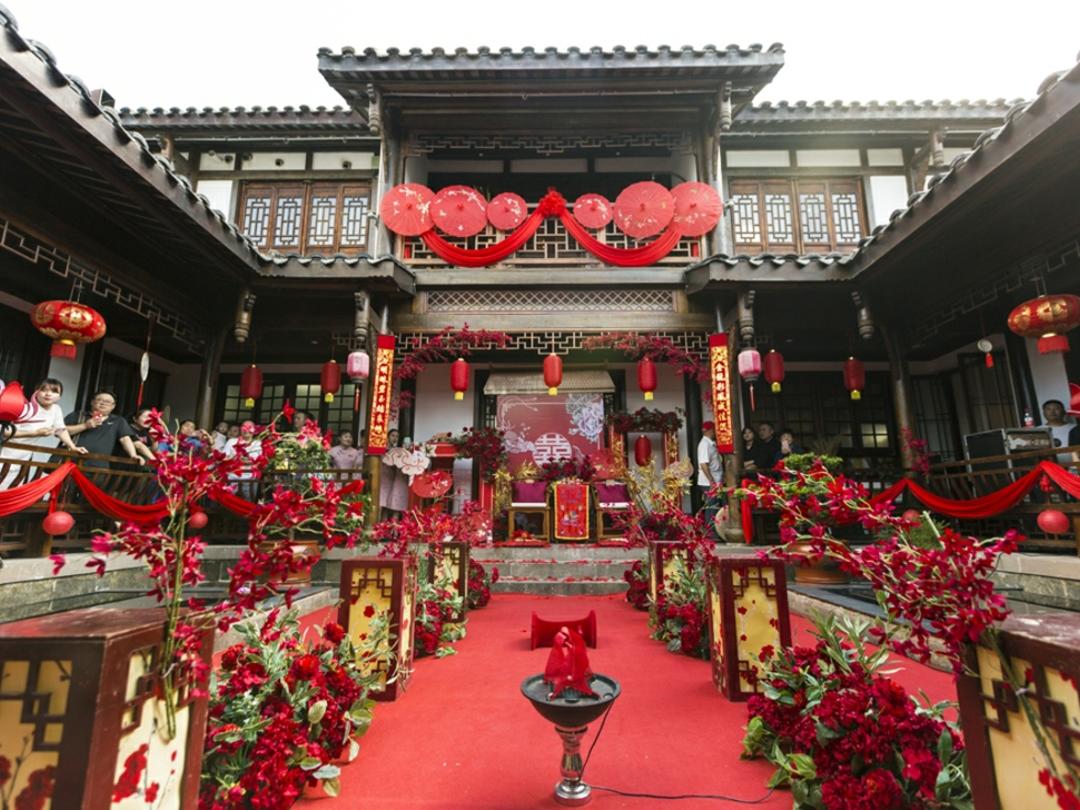 少预算，好效果。。四合院新中式跳色婚礼