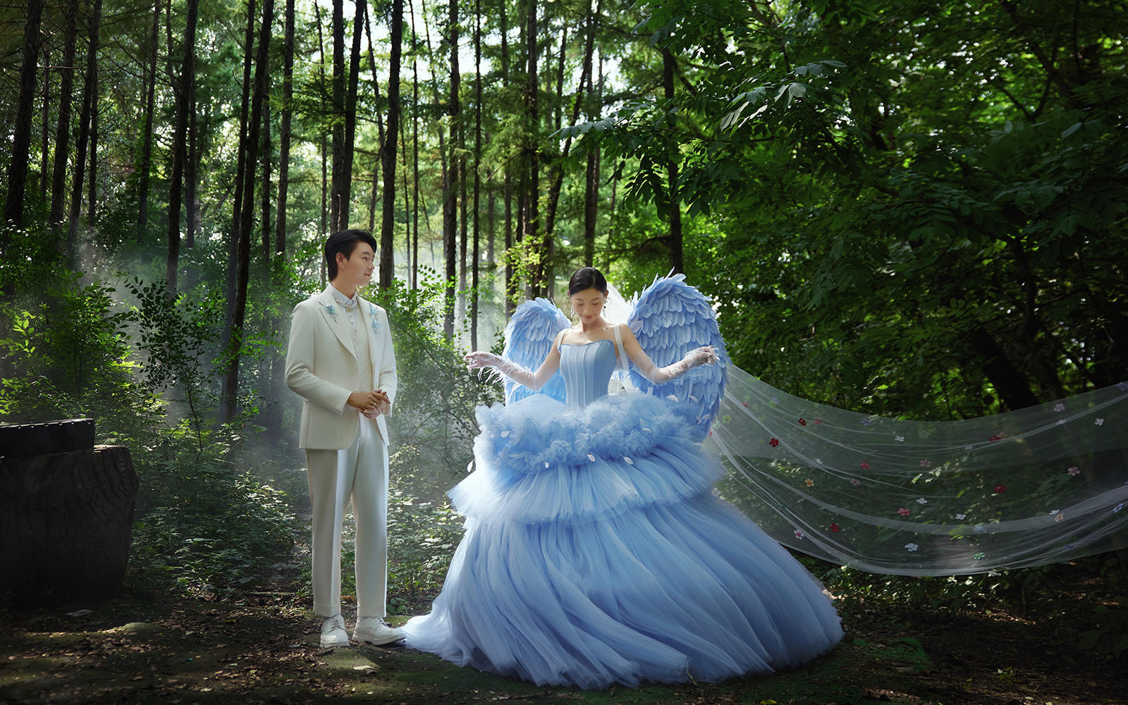 闖入秘境森林??夢幻森系電影感婚紗照