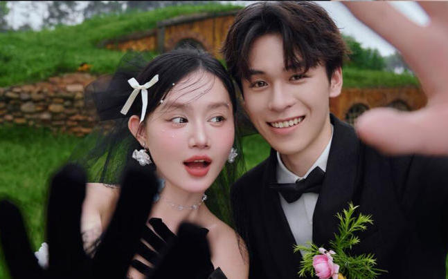 精致又灵动💞黑纱园林婚纱照