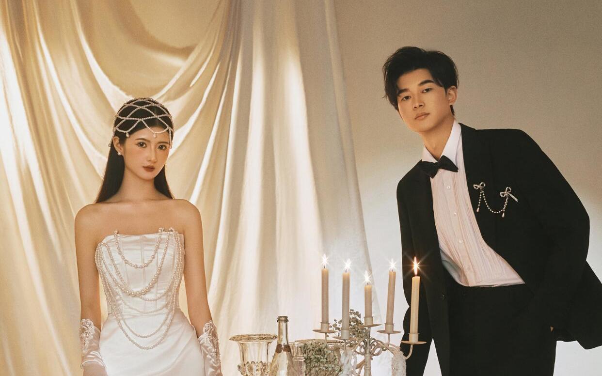 把烛光晚宴搬进婚纱照也太显贵了