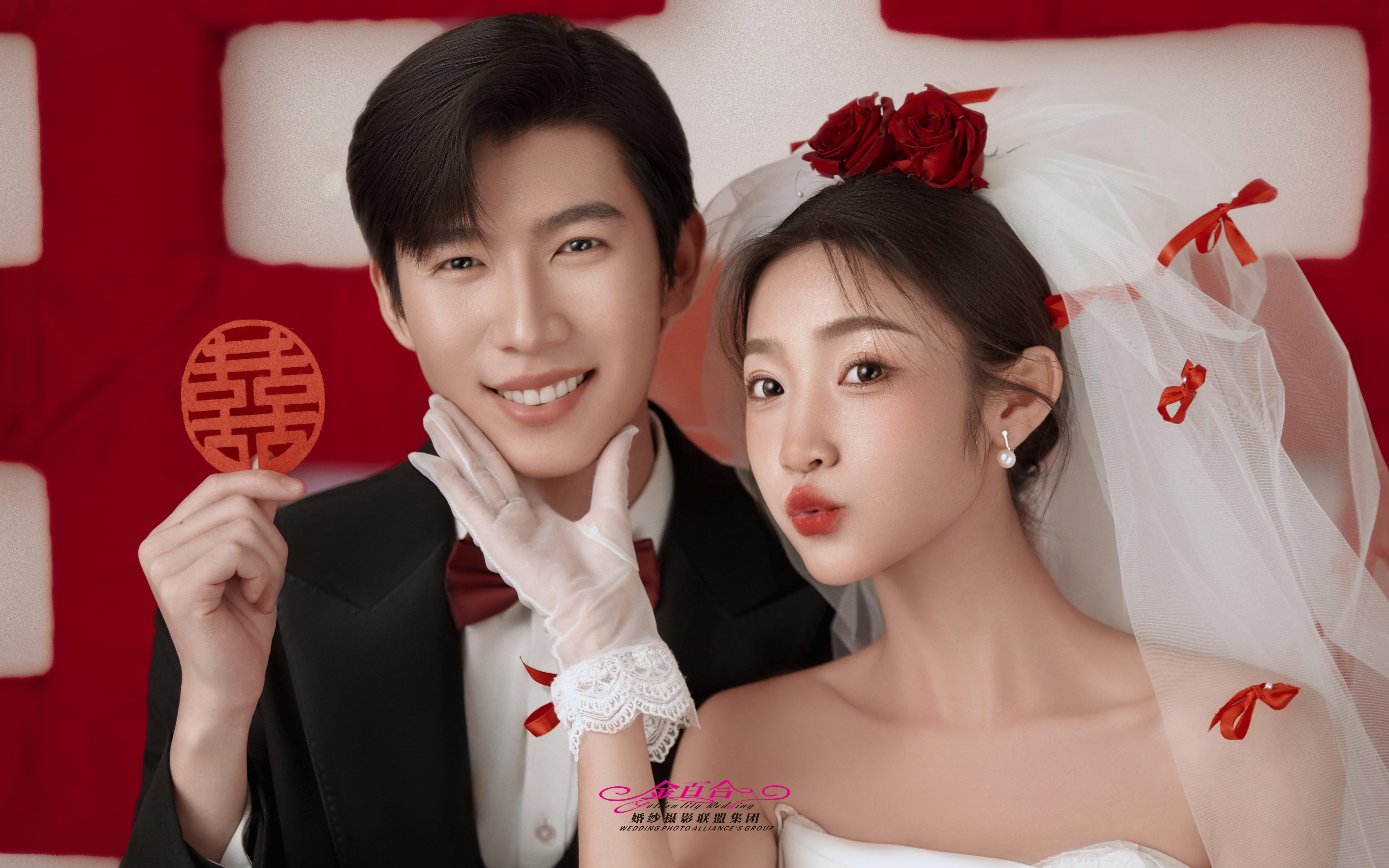 原來被幸福砸中的感覺 是連彩條都在為我們歡呼雀躍