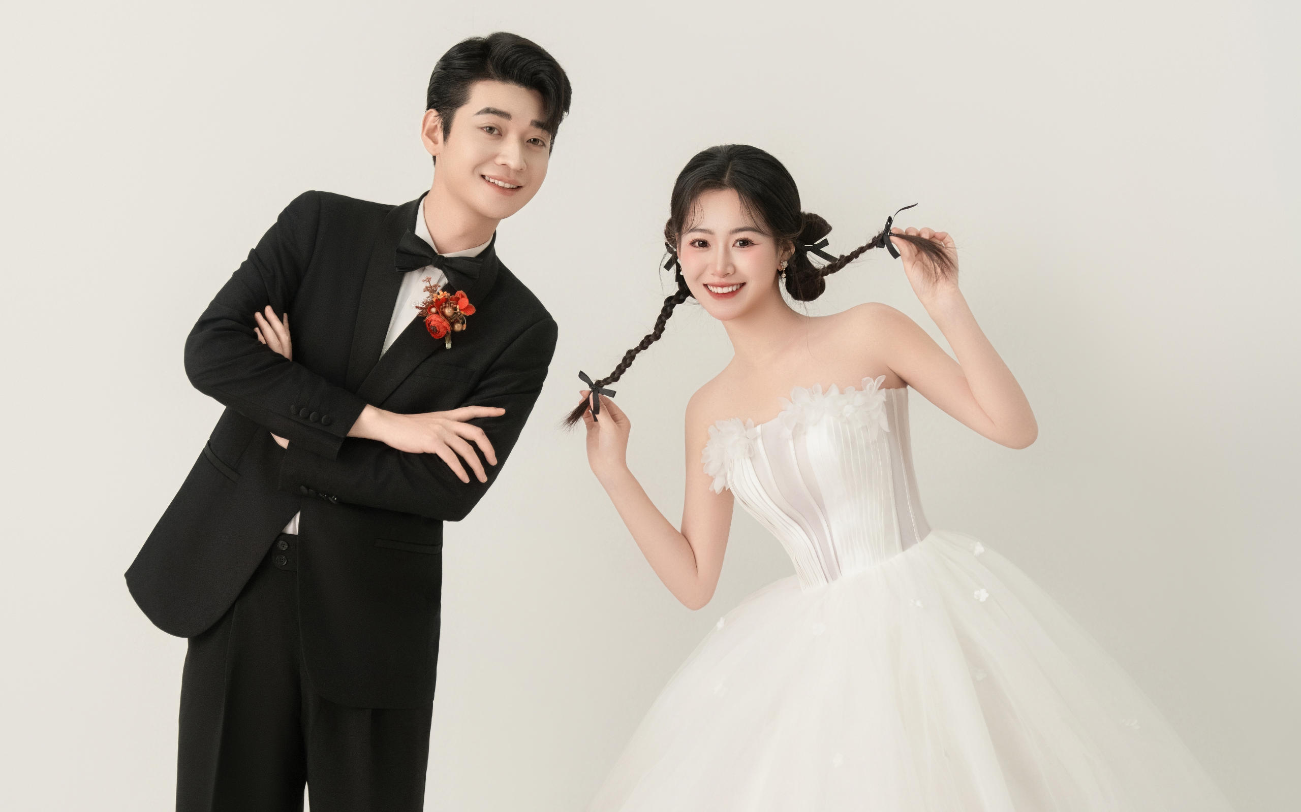 白色背景的喜嫁也很好看哦