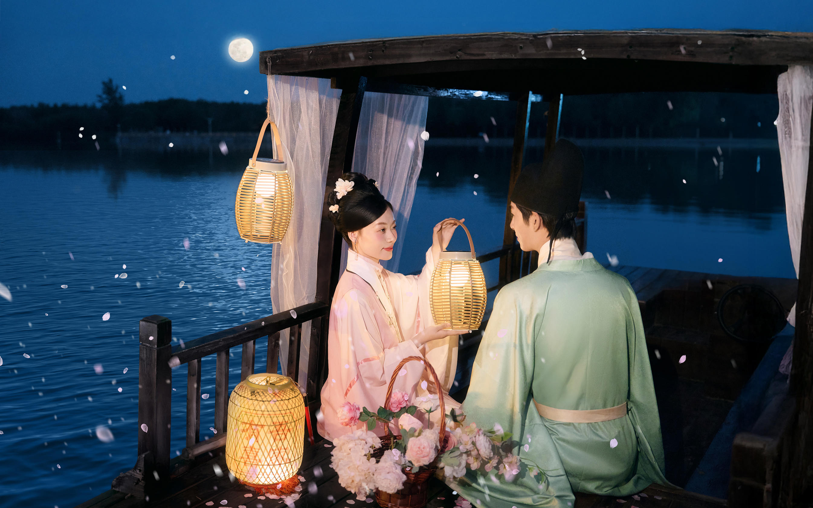 讓人移不開眼?夜景漢服婚紗照太浪漫啦
