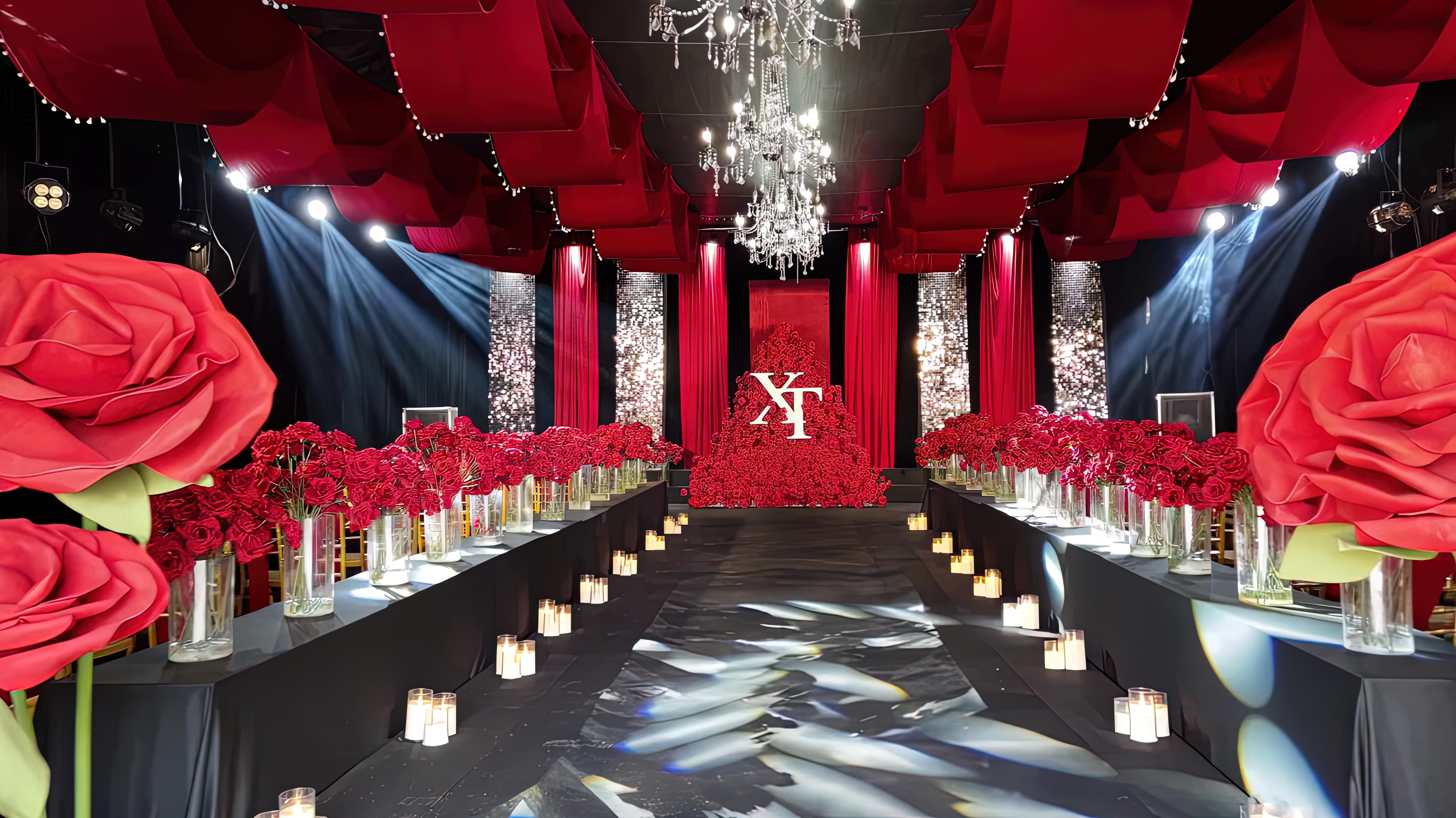 大棚婚礼直接封神！红黑奢侈主义太炸了🖤