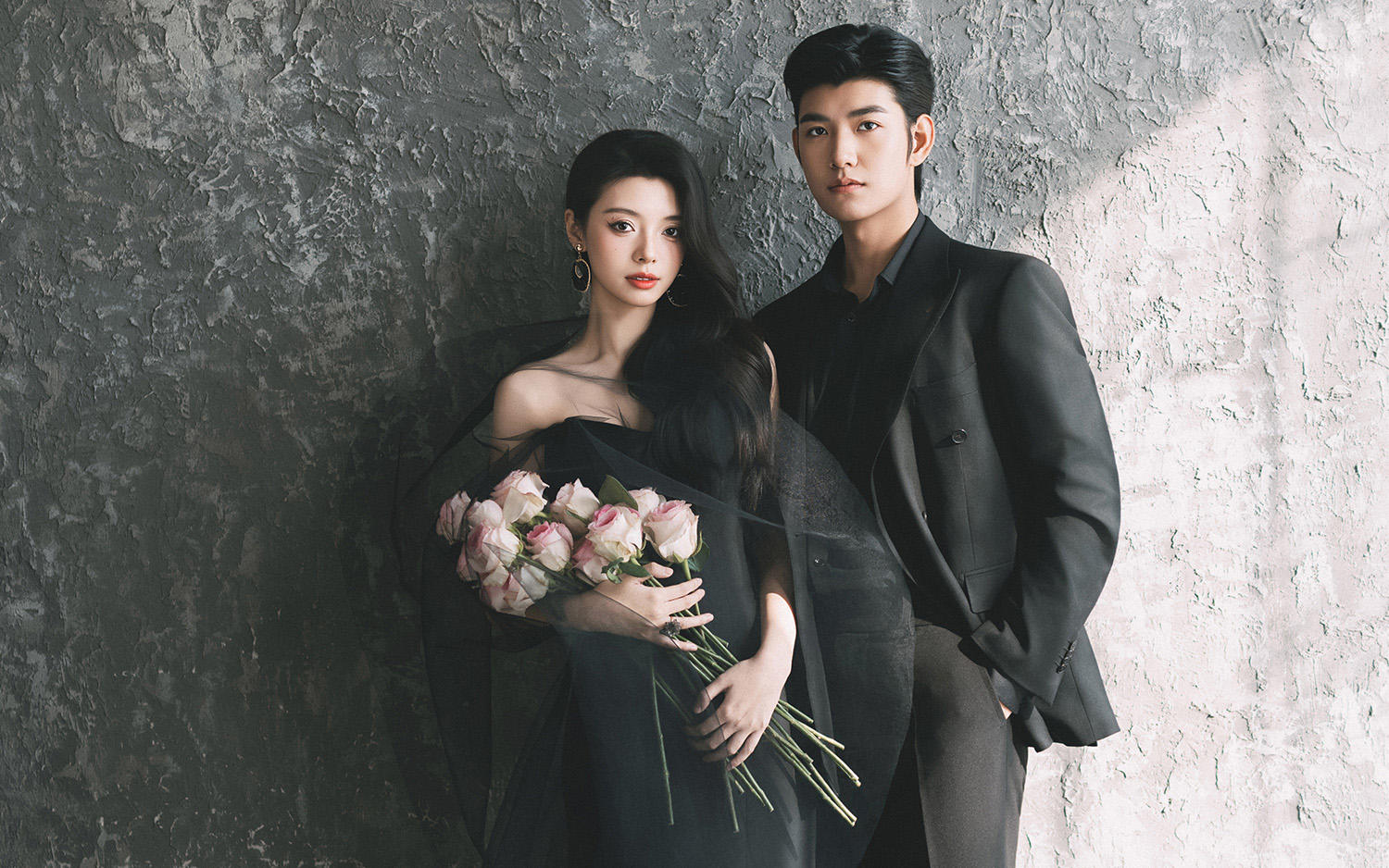 黑色主纱×红玫瑰手捧花 又酷又优雅✨