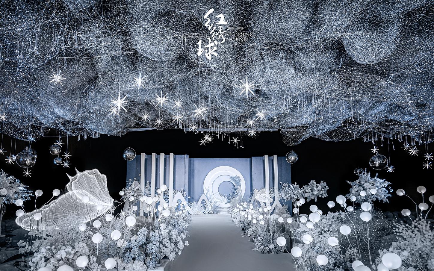  成都婚礼|蓝色梦幻婚礼 蝴蝶翩翩入花海