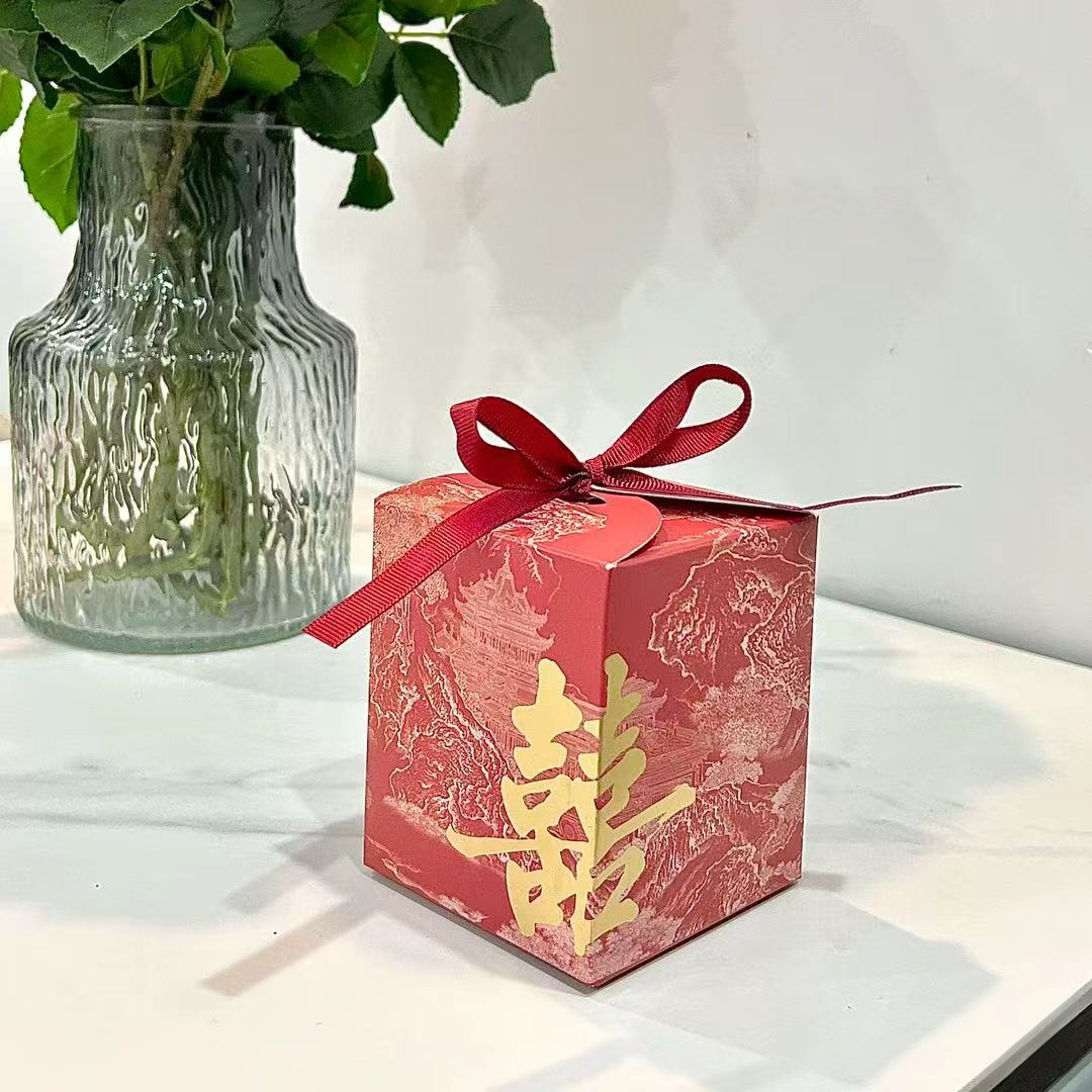 50个红色喜字方形糖盒8cm*8cm*9.5cm