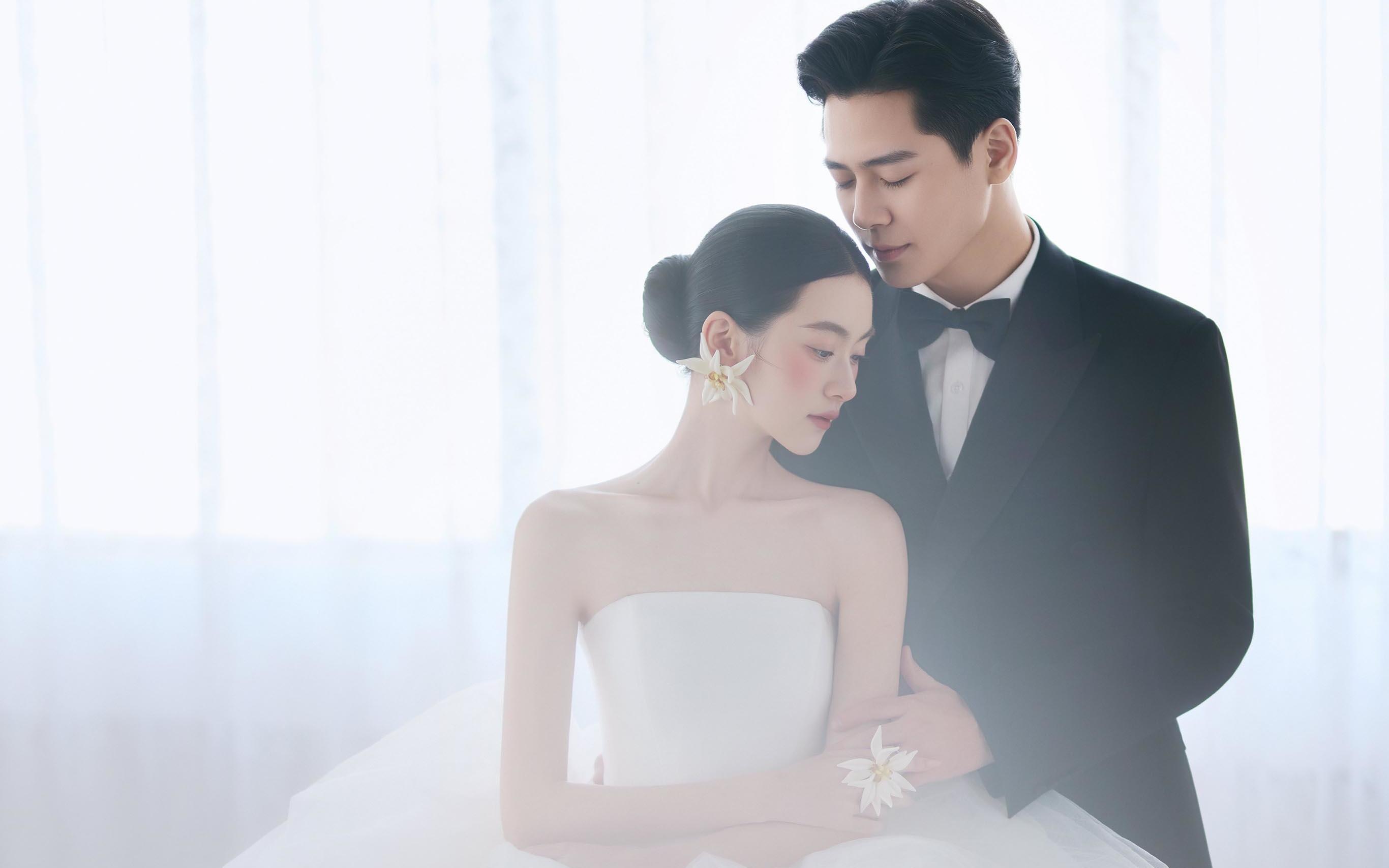 简约风婚照与光的结合✨ 恰到好处的温柔吖🥰