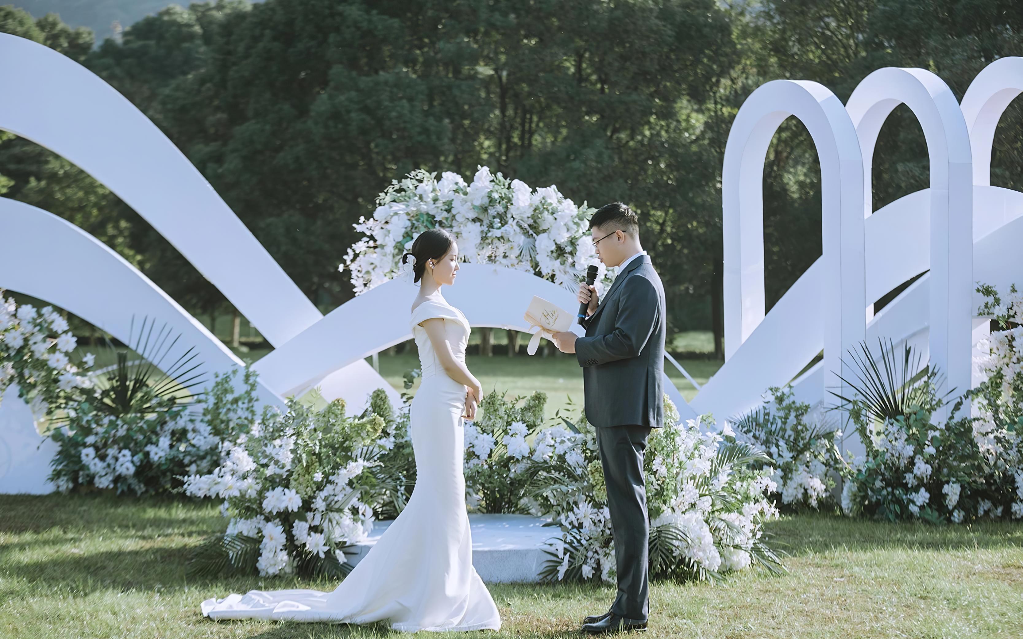丽江旅拍婚礼现场婚纱照仅有照片+微电影