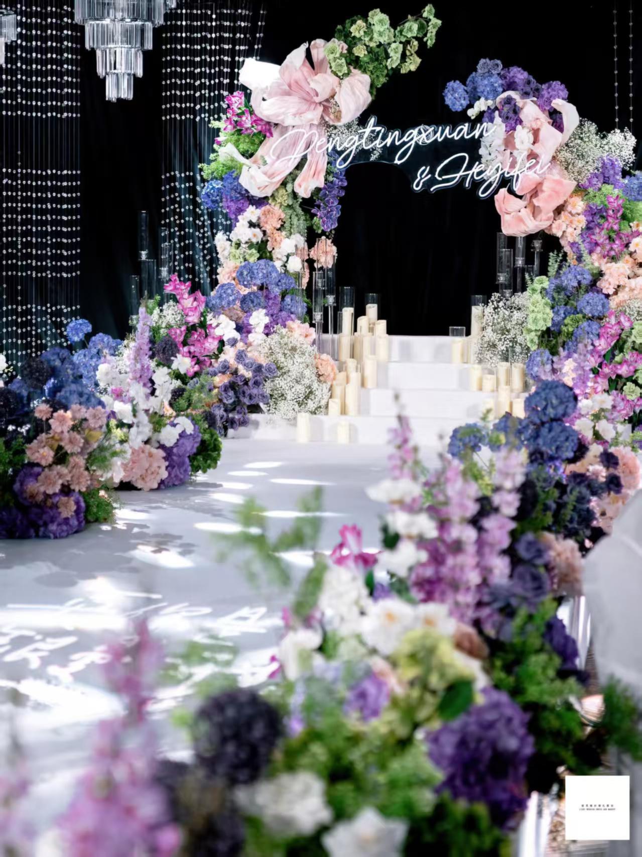 水晶流苏吊顶鲜花主题