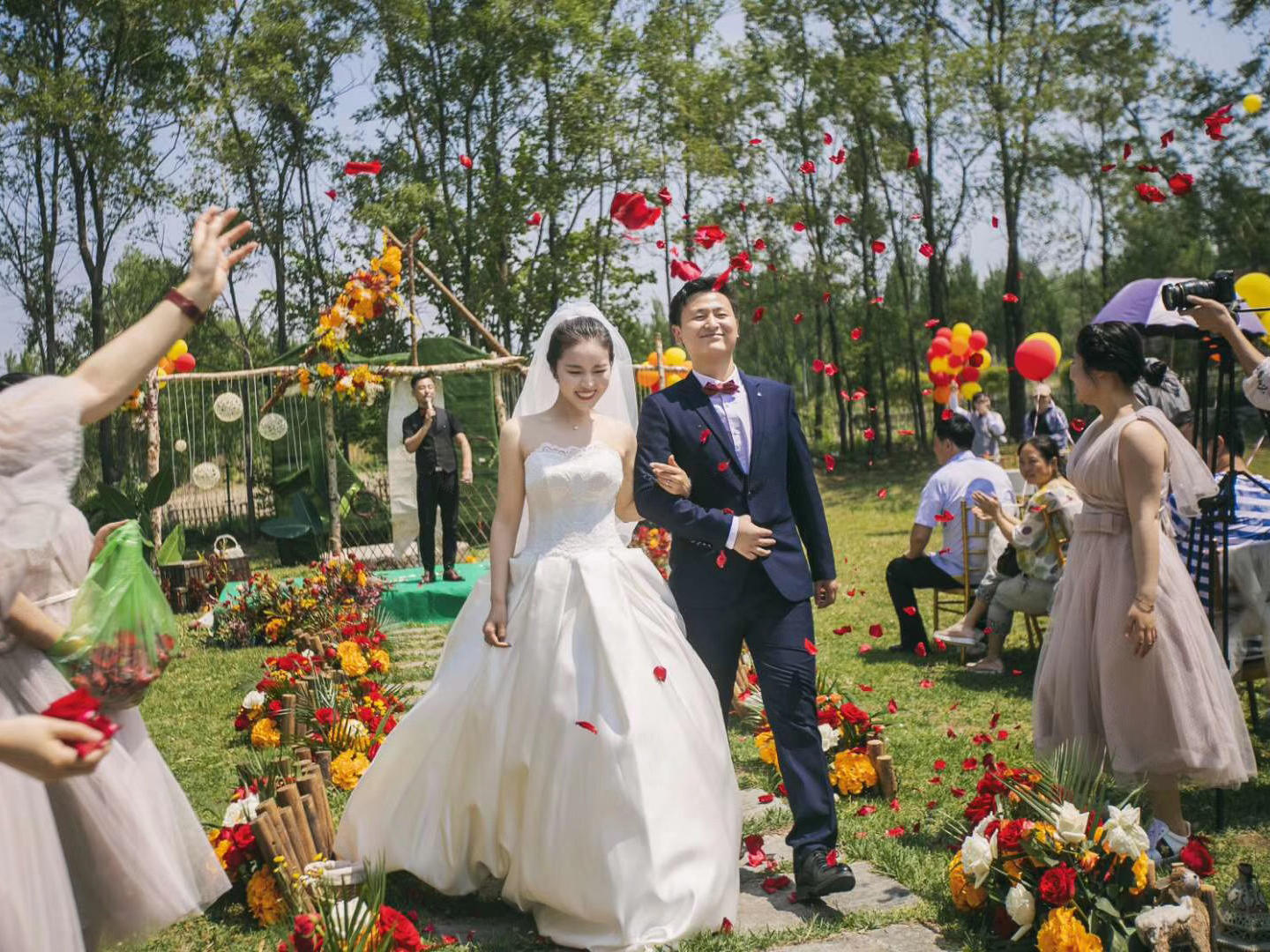 【开业大吉】2022人气推荐婚纱礼服七件套