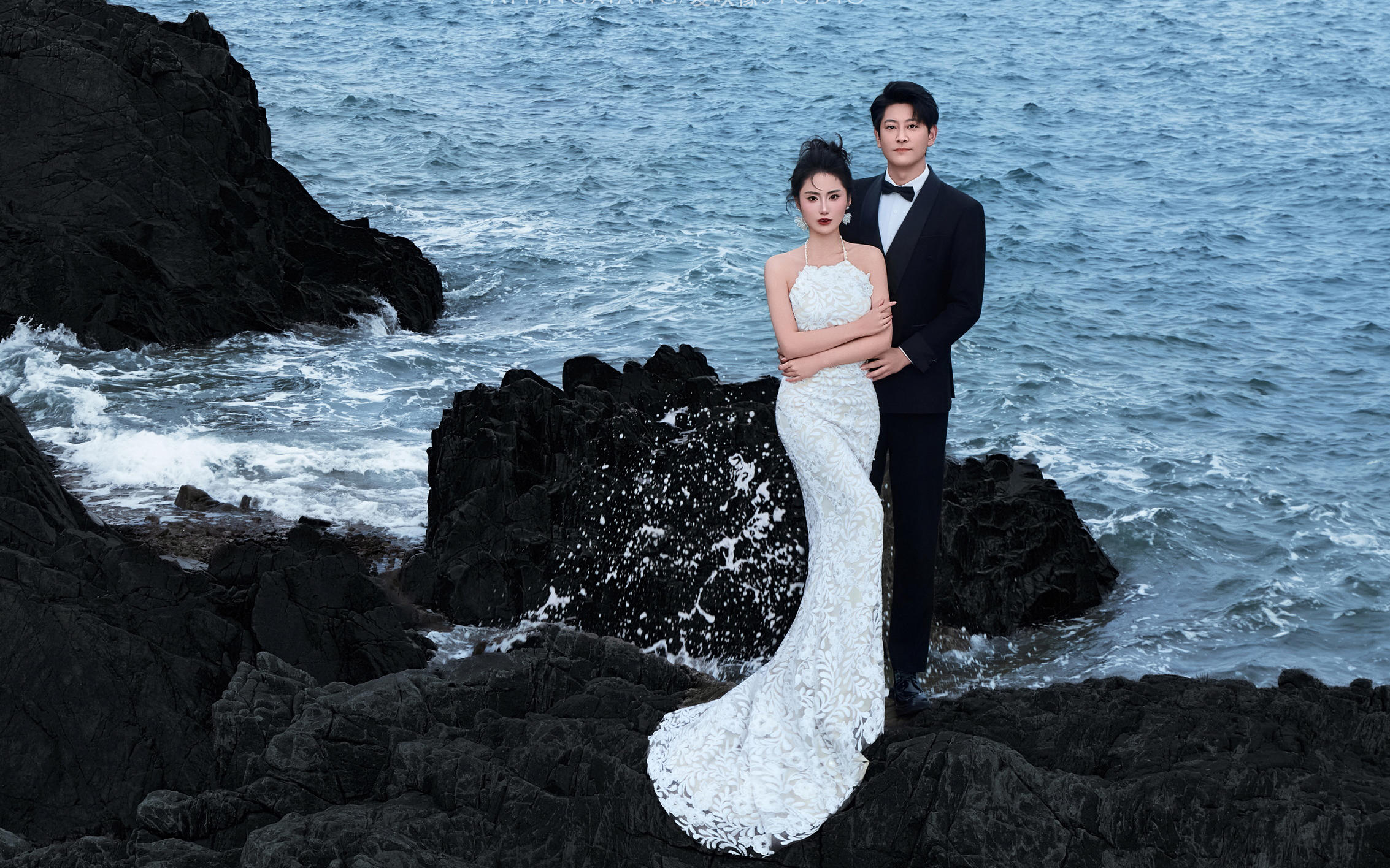 林静夫妇 海景礁石