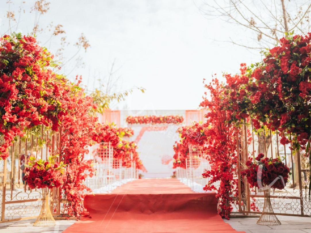执爱创意婚礼--红色主题，庭院也能尽显奢华