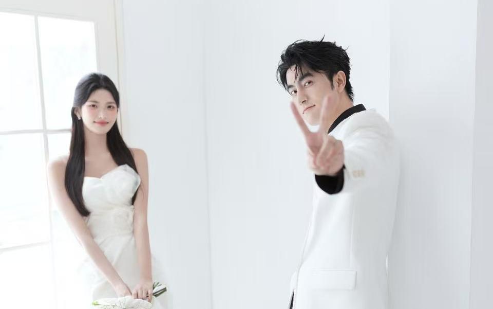 韩系婚纱照的精髓 是藏不住的松弛幸福感