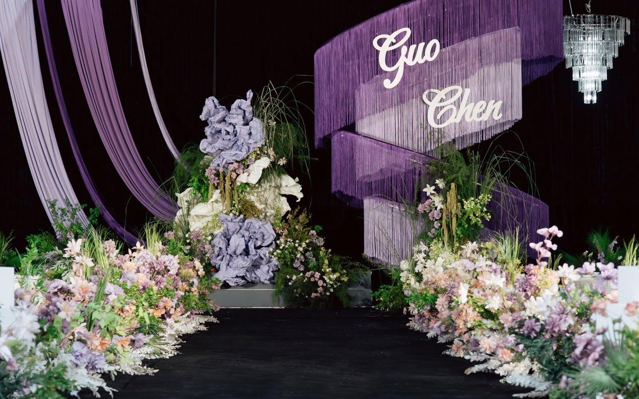 淡雅紫色花束盈眸