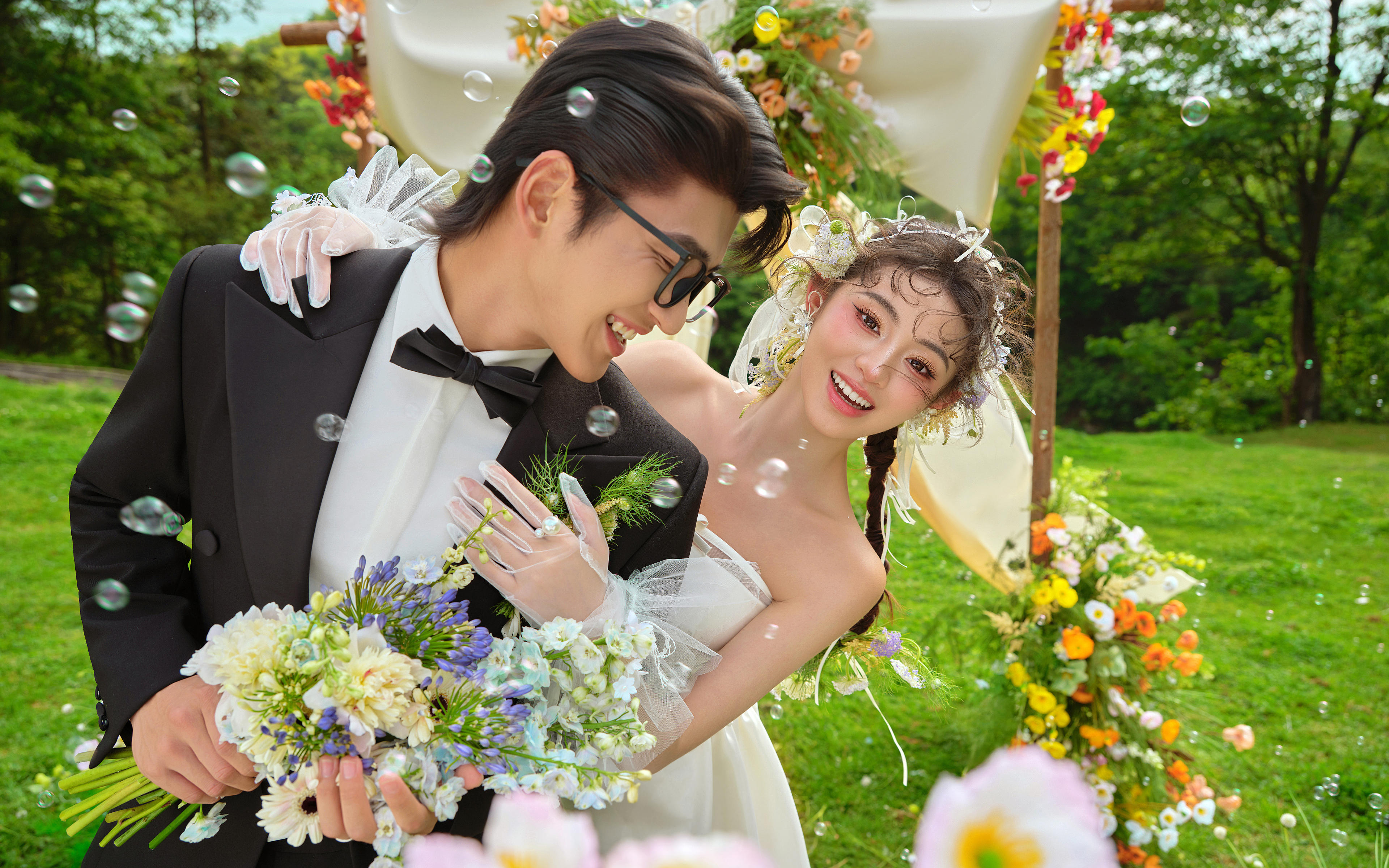 视觉摄影|清新草坪森系婚纱照