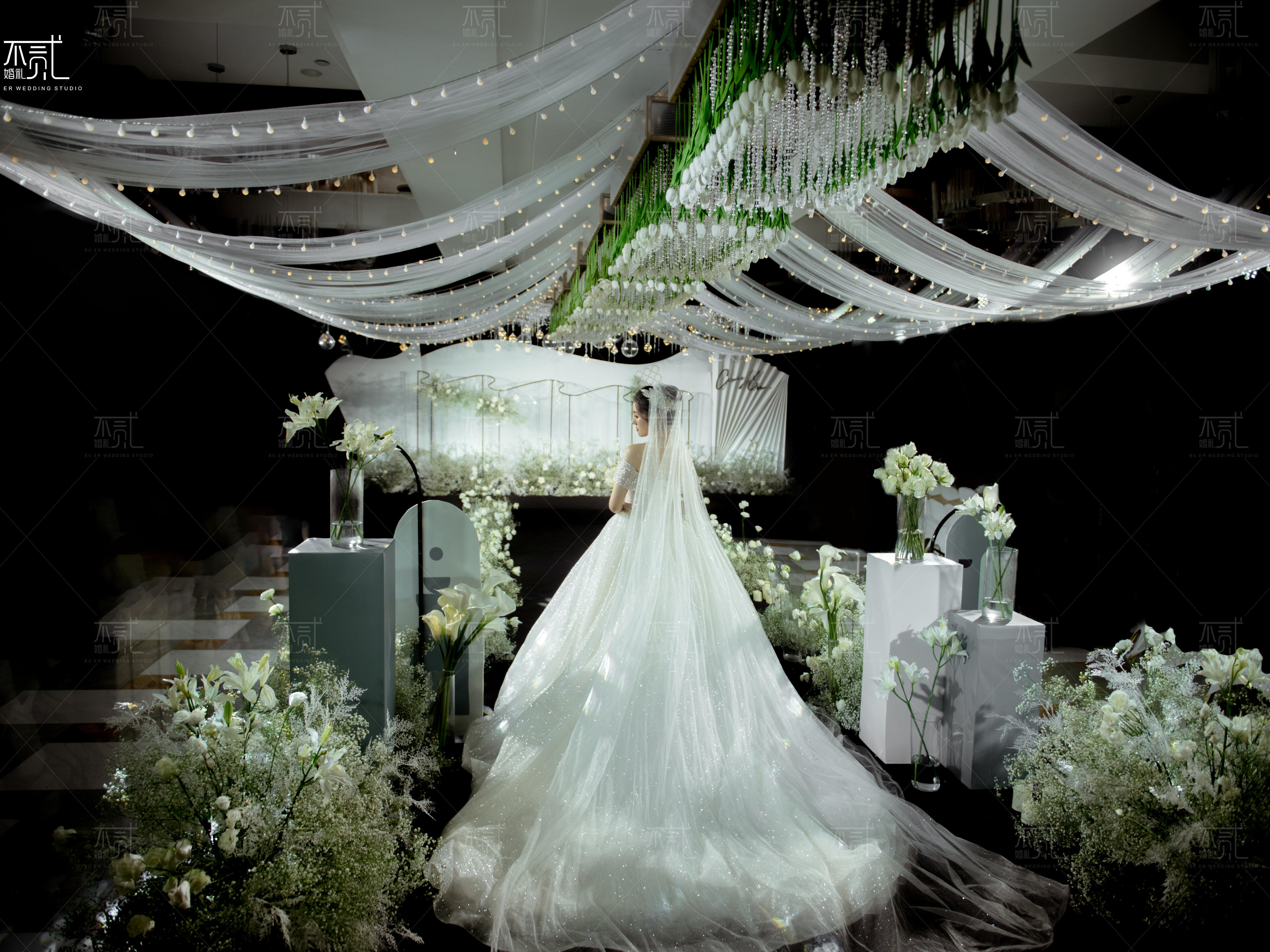 不贰婚礼，小酒店也能做出美腻的韩式吊顶哦