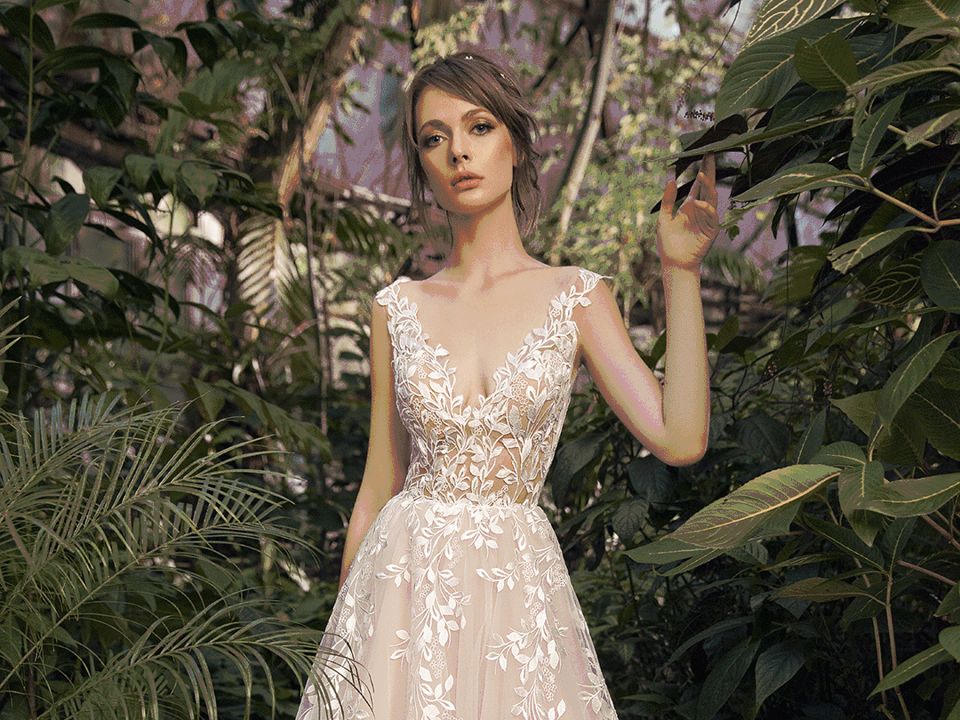 【奢华套餐】乌克兰AV品牌婚纱+品牌设计师礼服